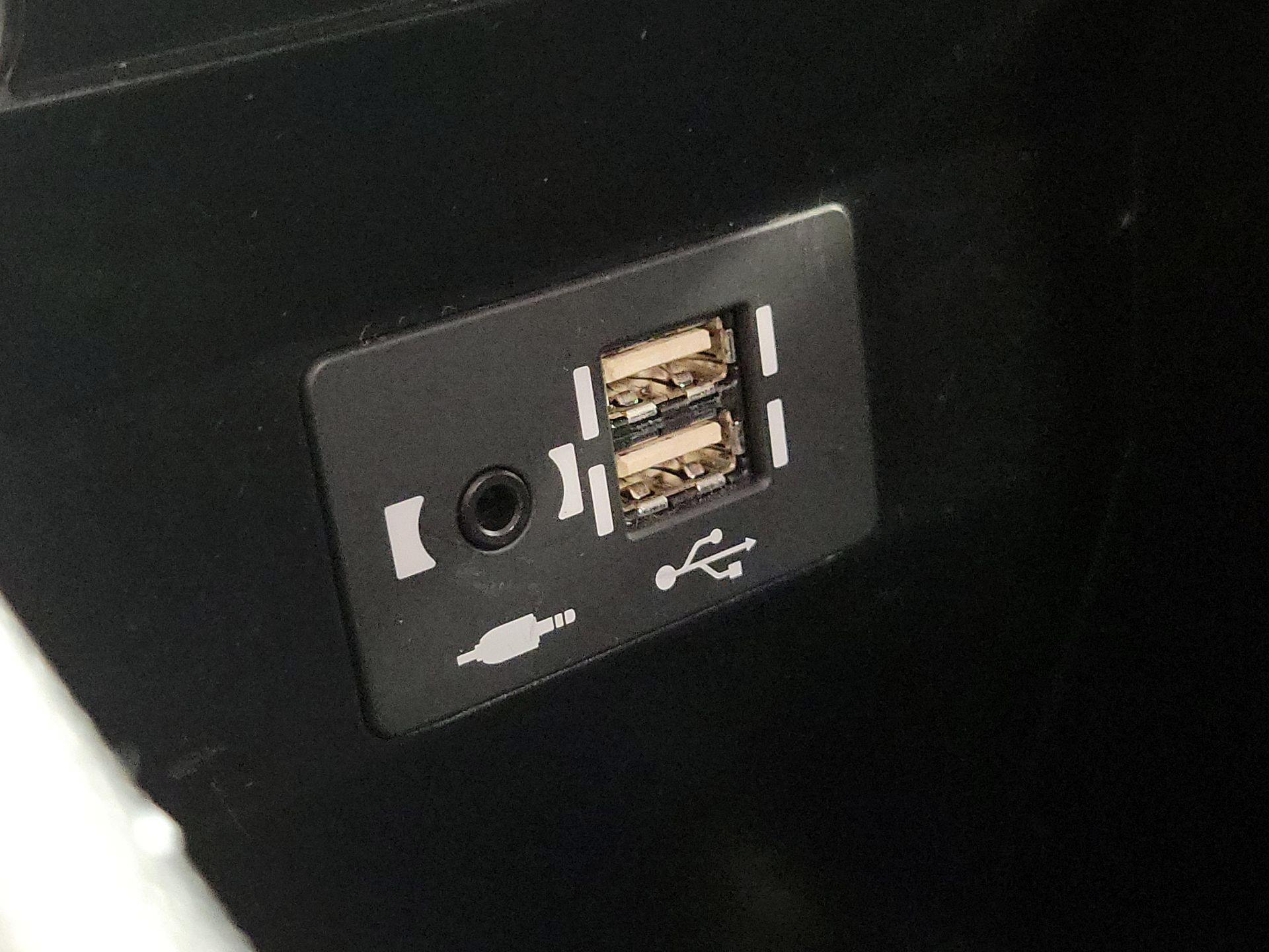 Thumbnail: 2020 Lexus UX - 18