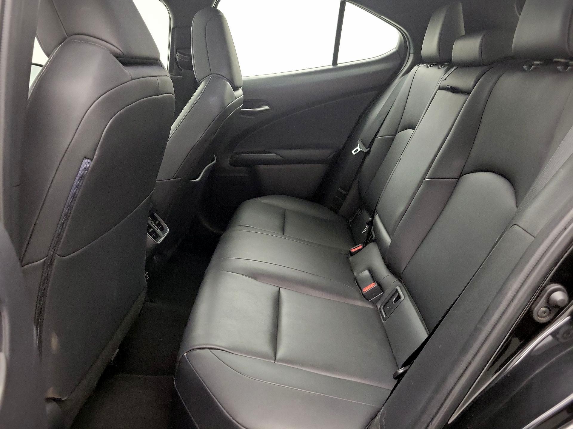 Thumbnail: 2020 Lexus UX - 20