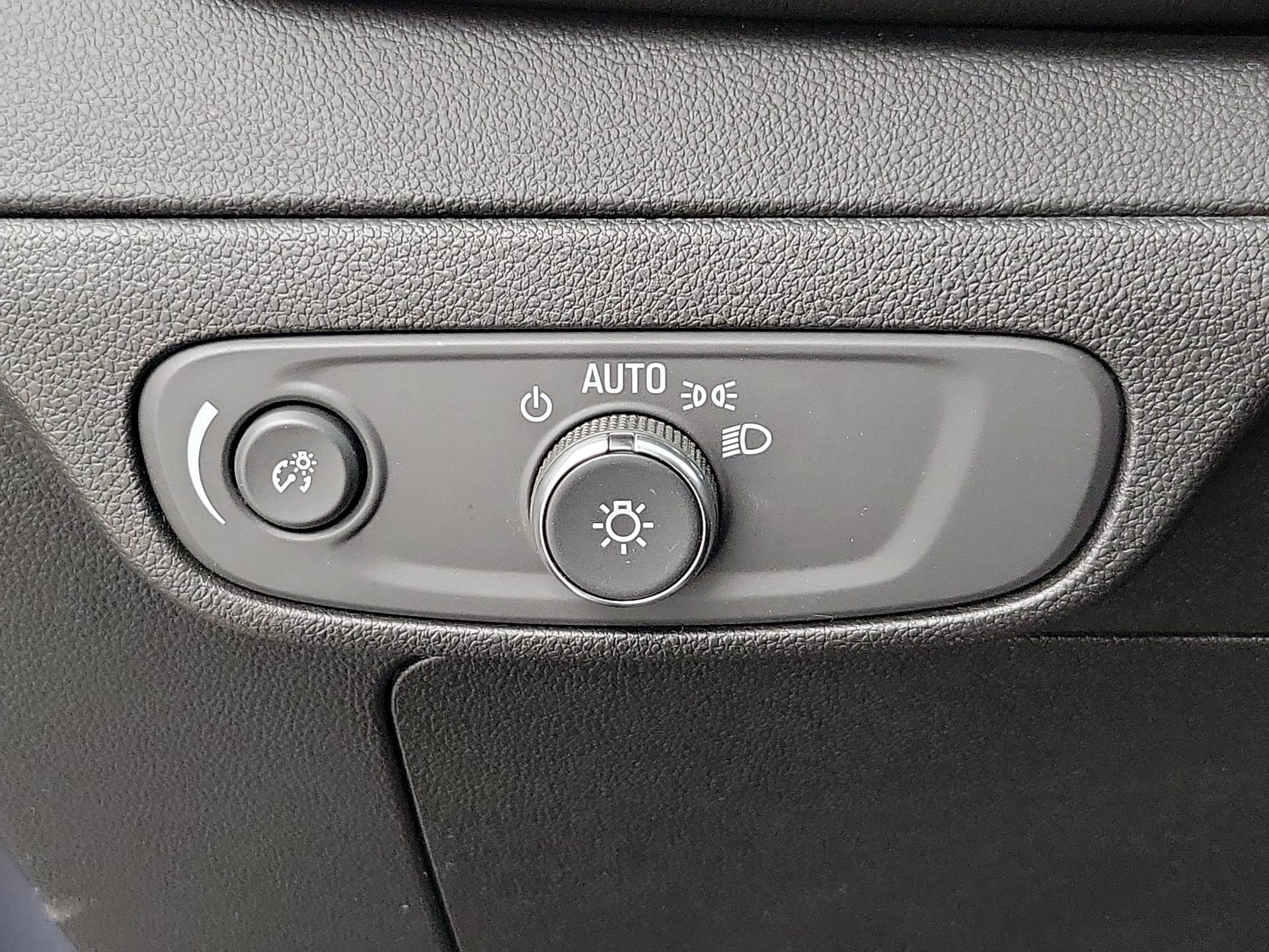 Thumbnail: 2022 Chevrolet Bolt EUV - 13