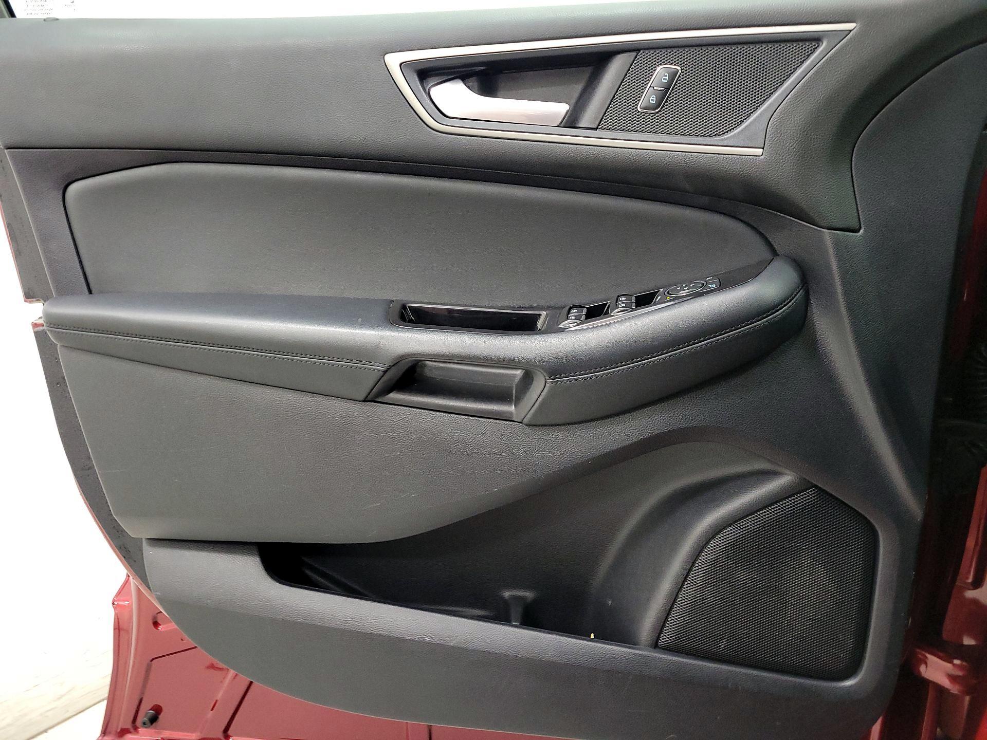 Thumbnail: 2019 Ford Edge - 12