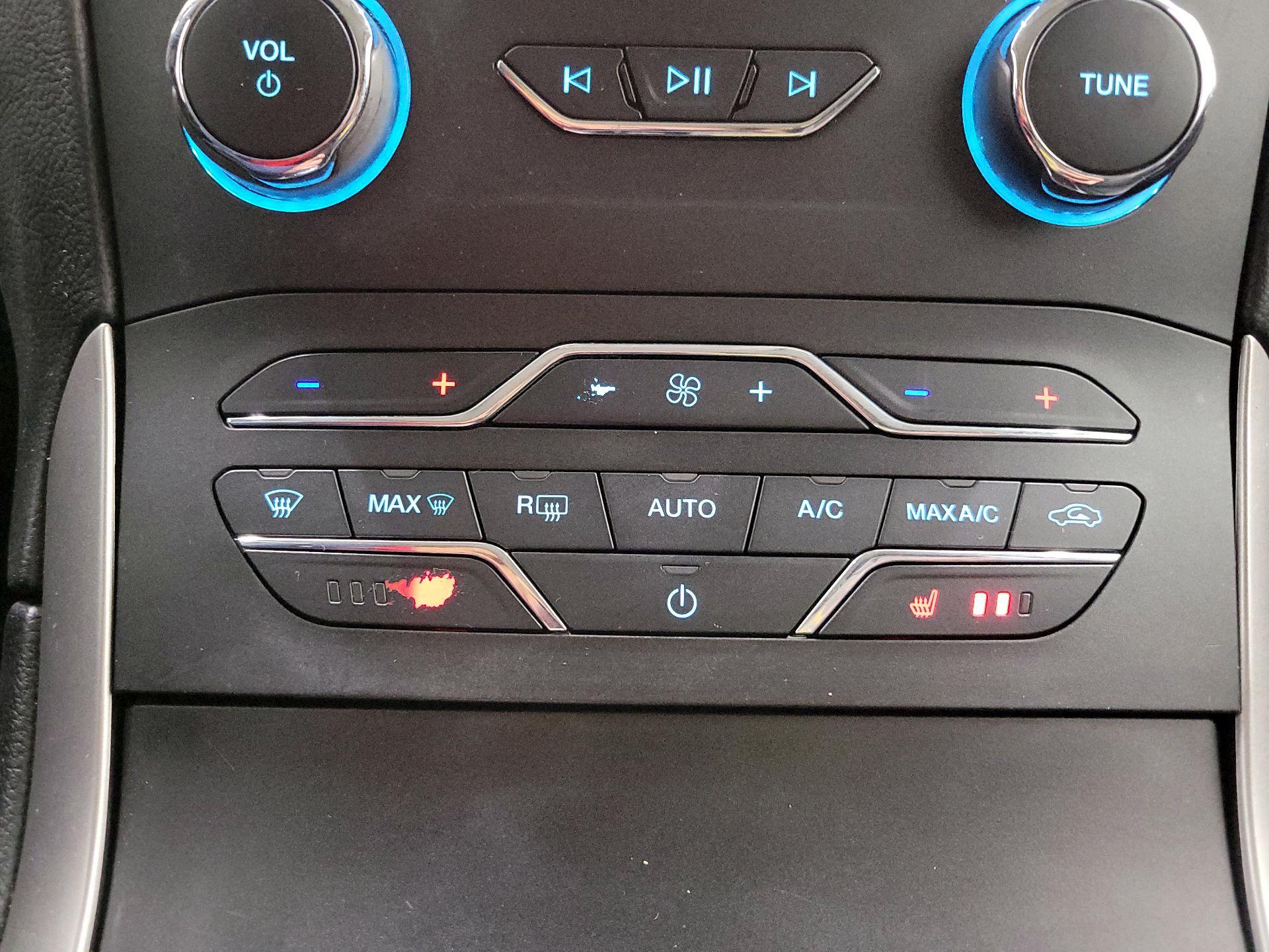 Thumbnail: 2019 Ford Edge - 16