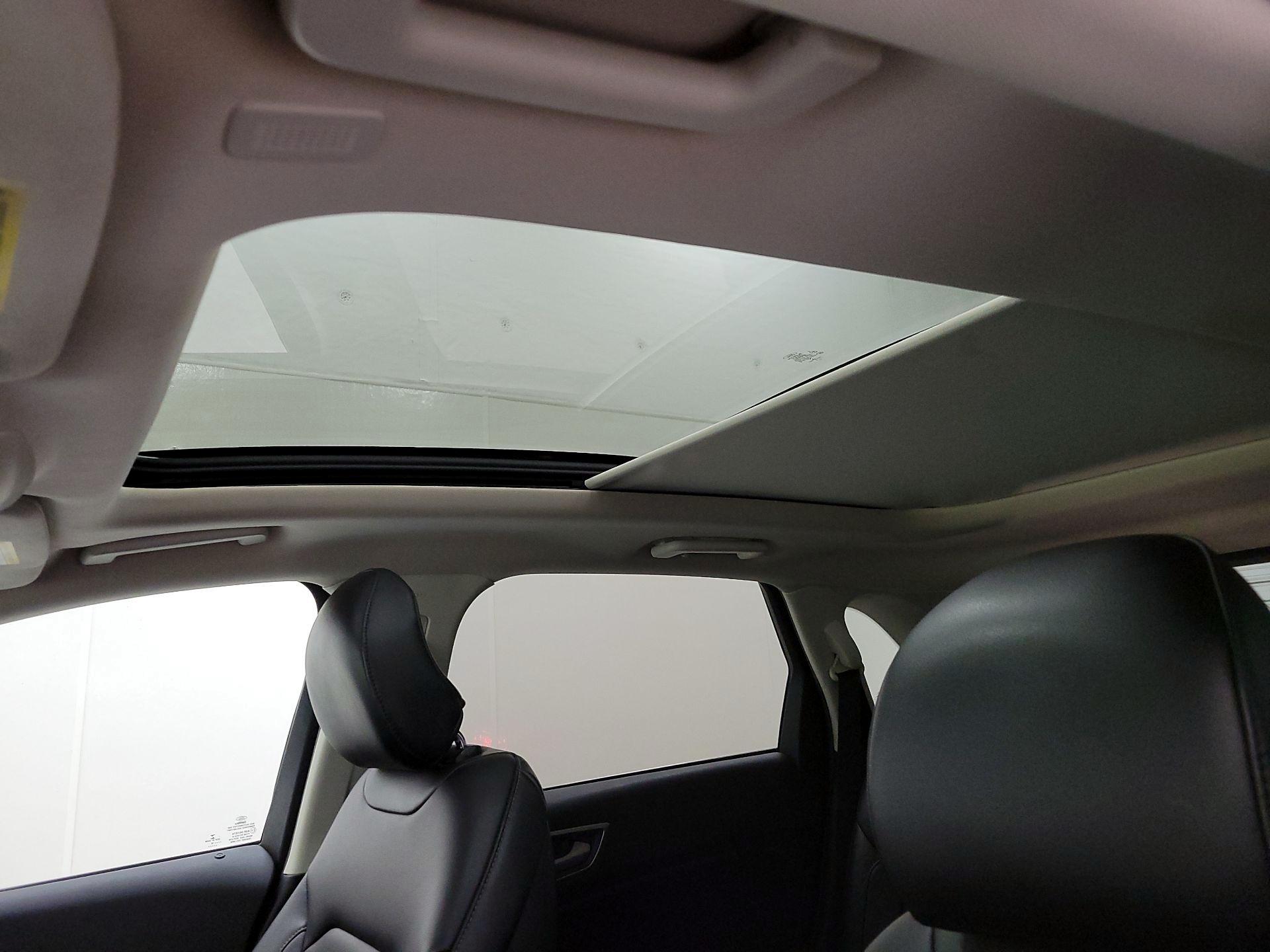 Thumbnail: 2019 Ford Edge - 19