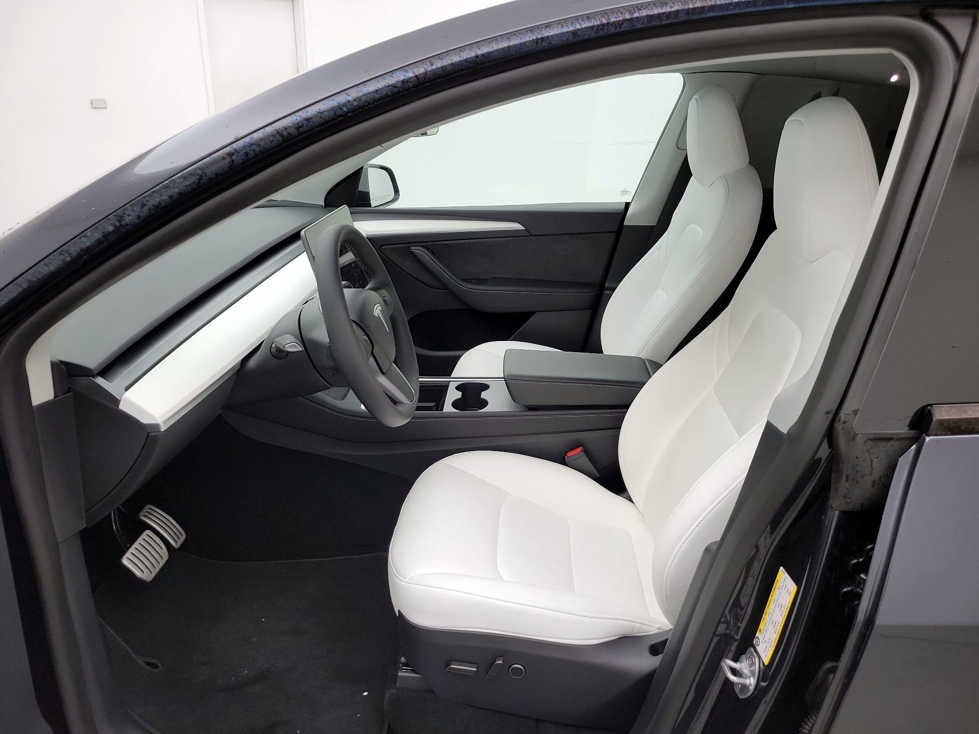 Thumbnail: 2025 Tesla Model Y - 11