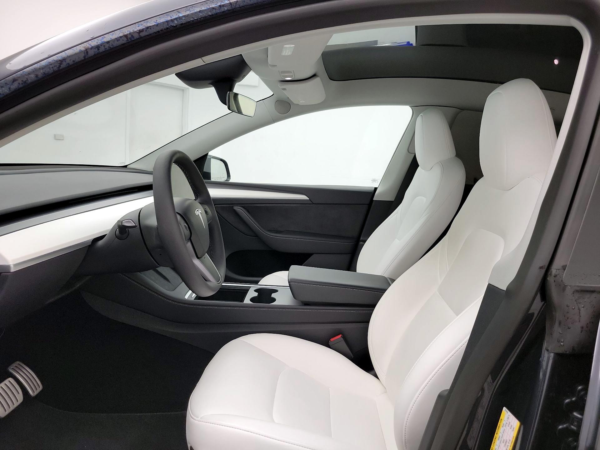 Thumbnail: 2025 Tesla Model Y - 19