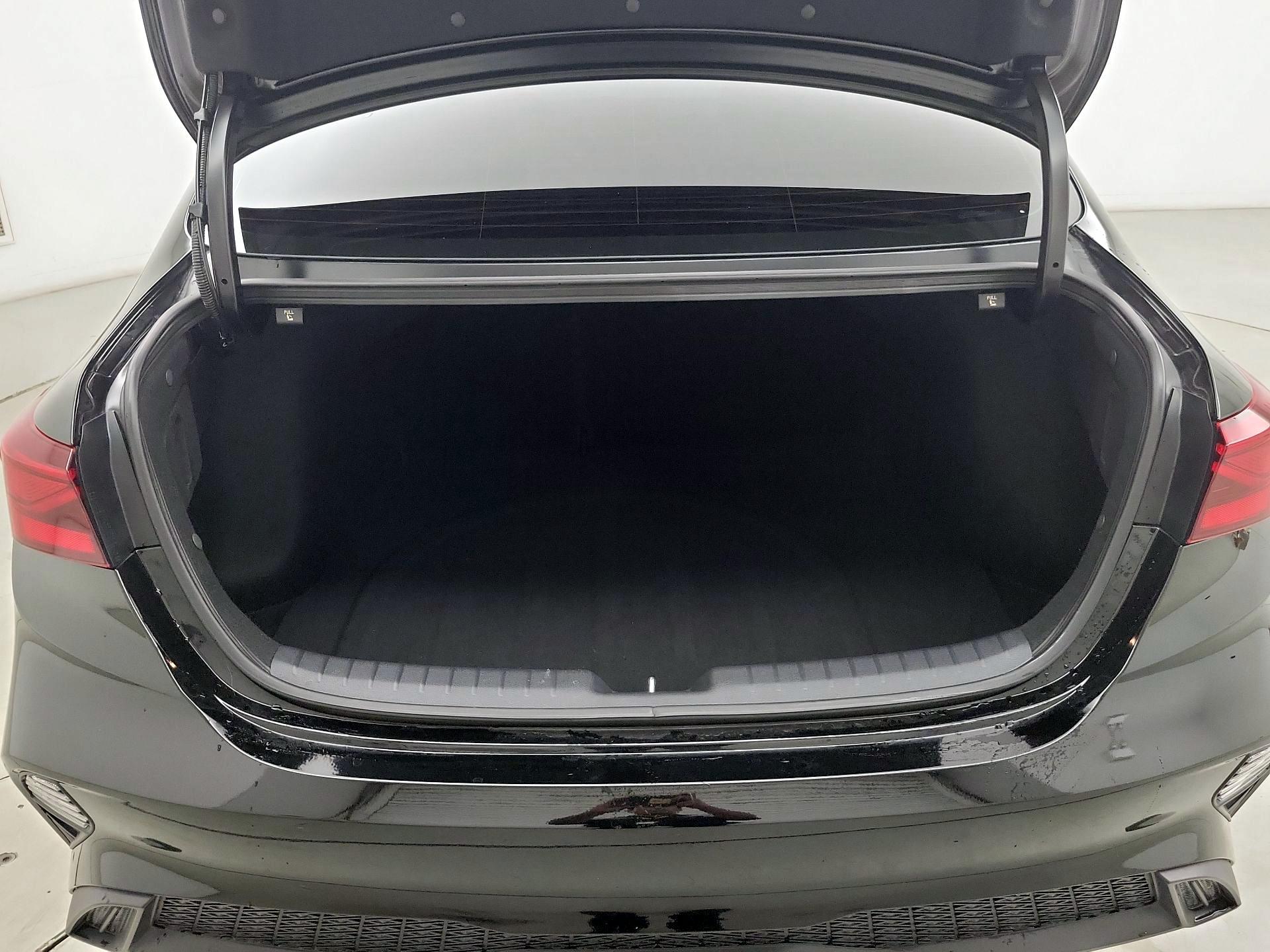 Thumbnail: 2023 Kia Forte - 20