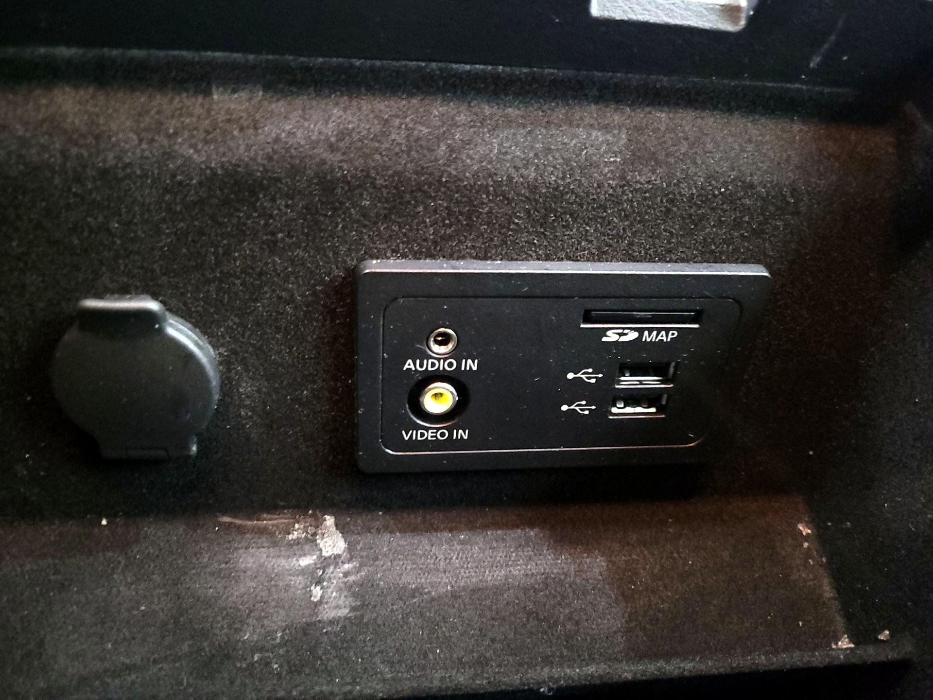 Thumbnail: 2019 INFINITI QX60 - 19