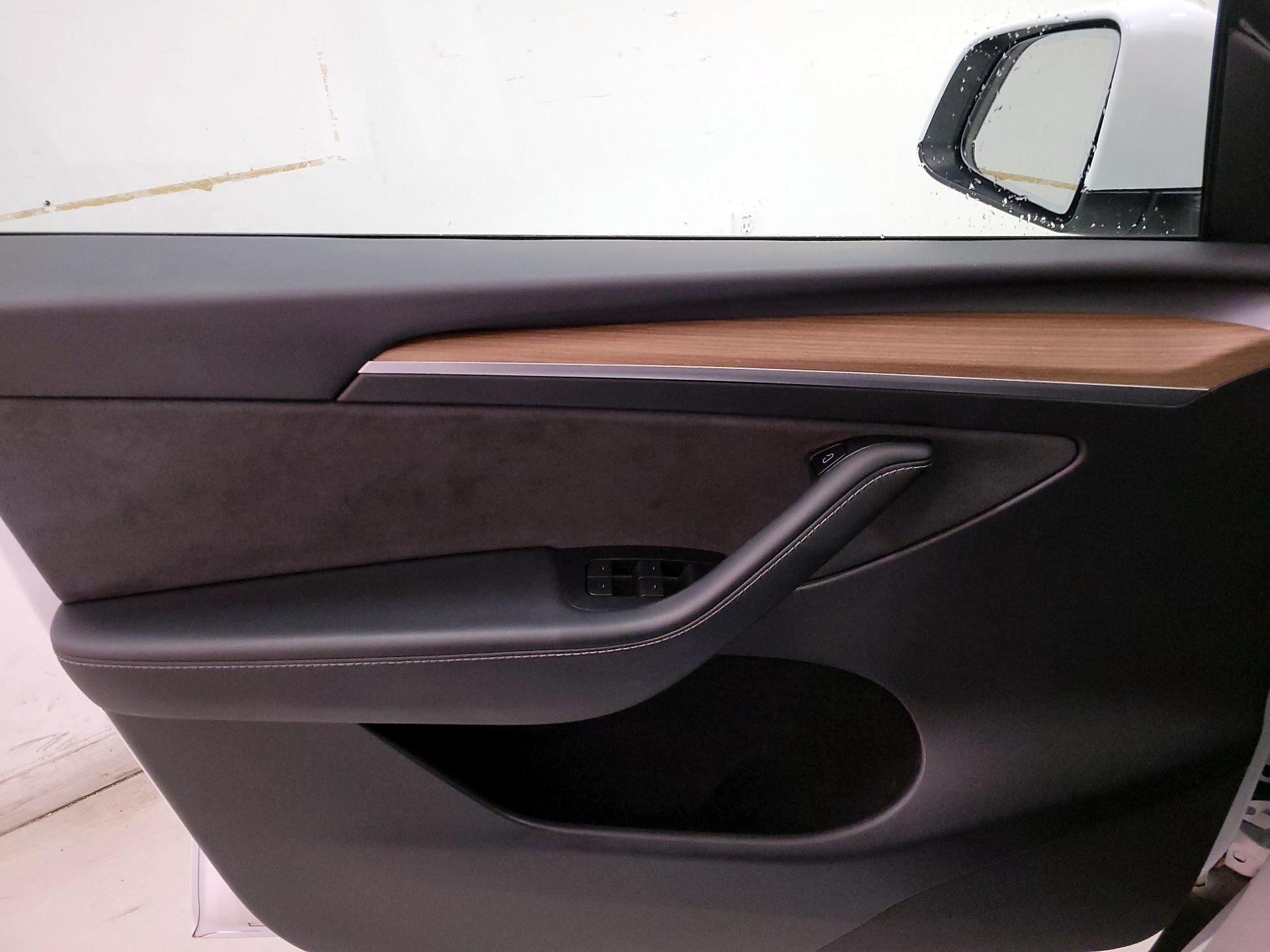 Thumbnail: 2022 Tesla Model Y - 12