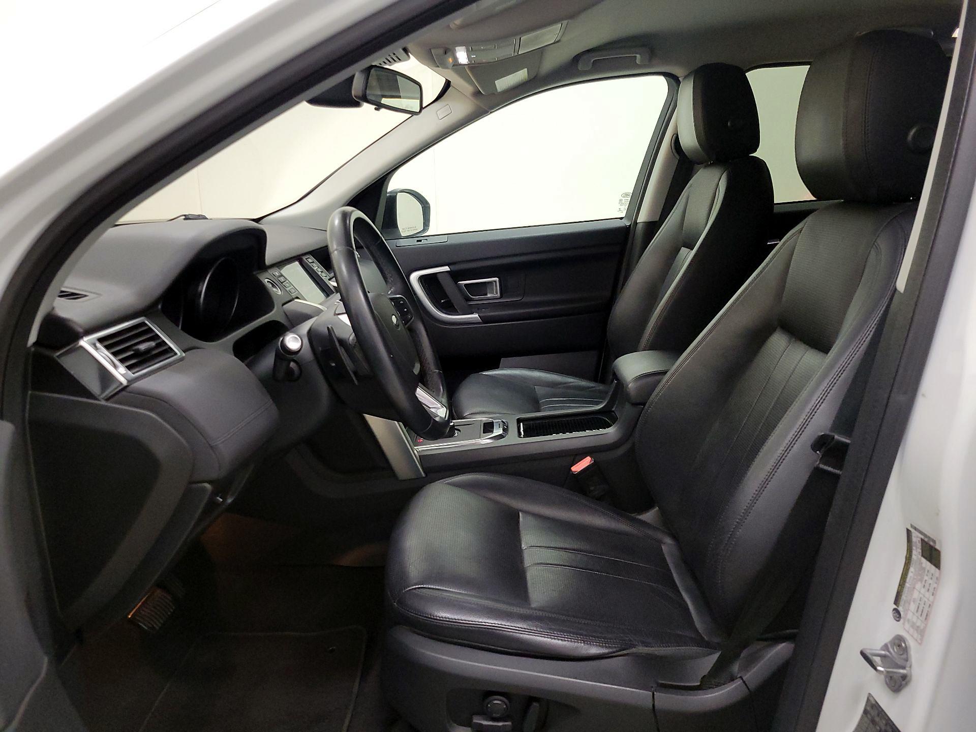 Thumbnail: 2019 Land Rover Discovery Sport - 11