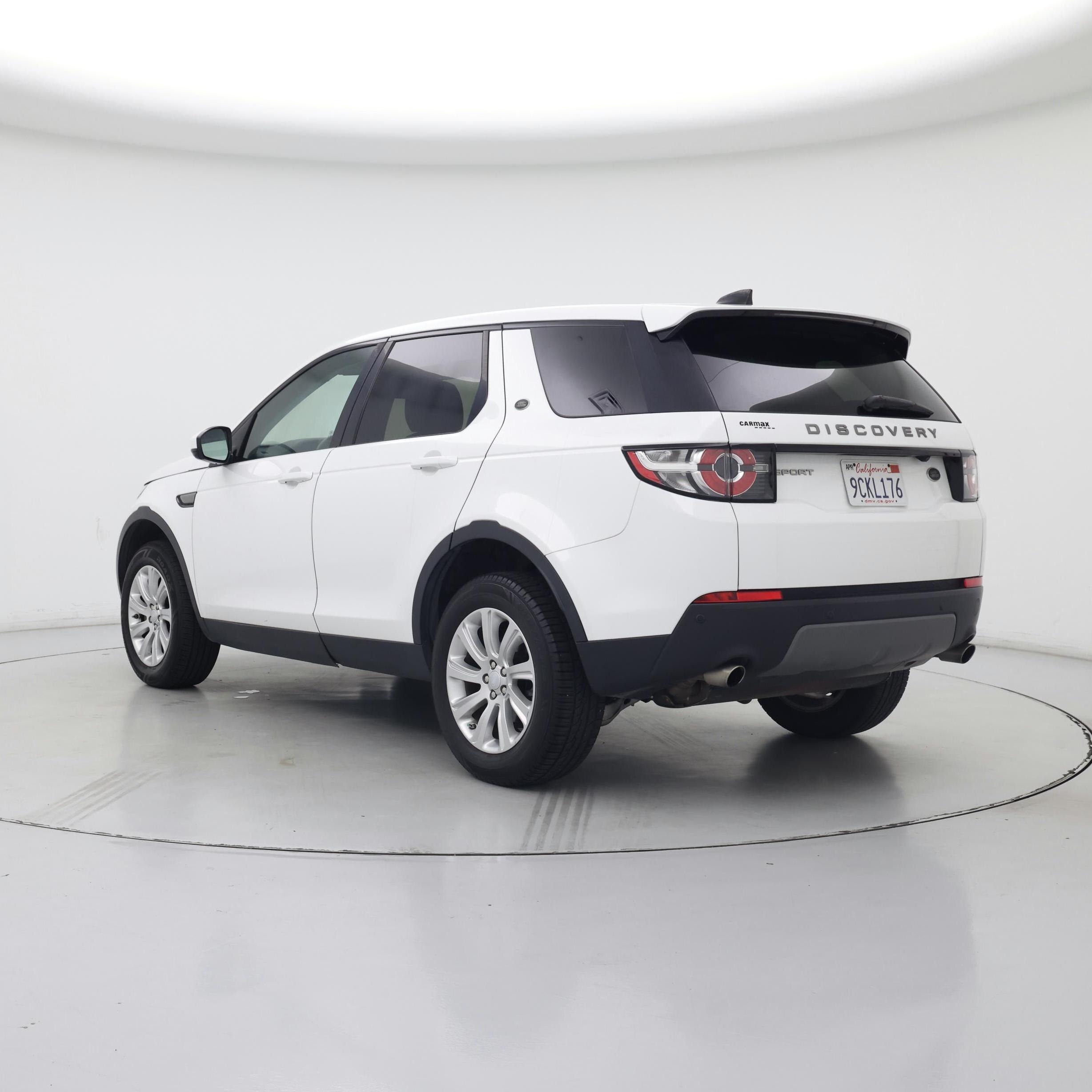 Thumbnail: 2019 Land Rover Discovery Sport - 2
