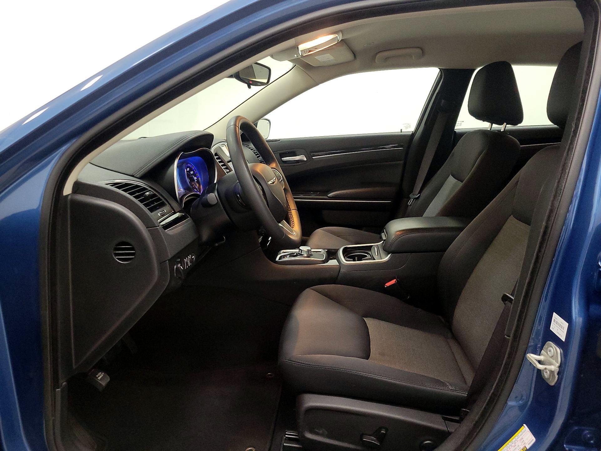 Thumbnail: 2023 Chrysler 300 - 11