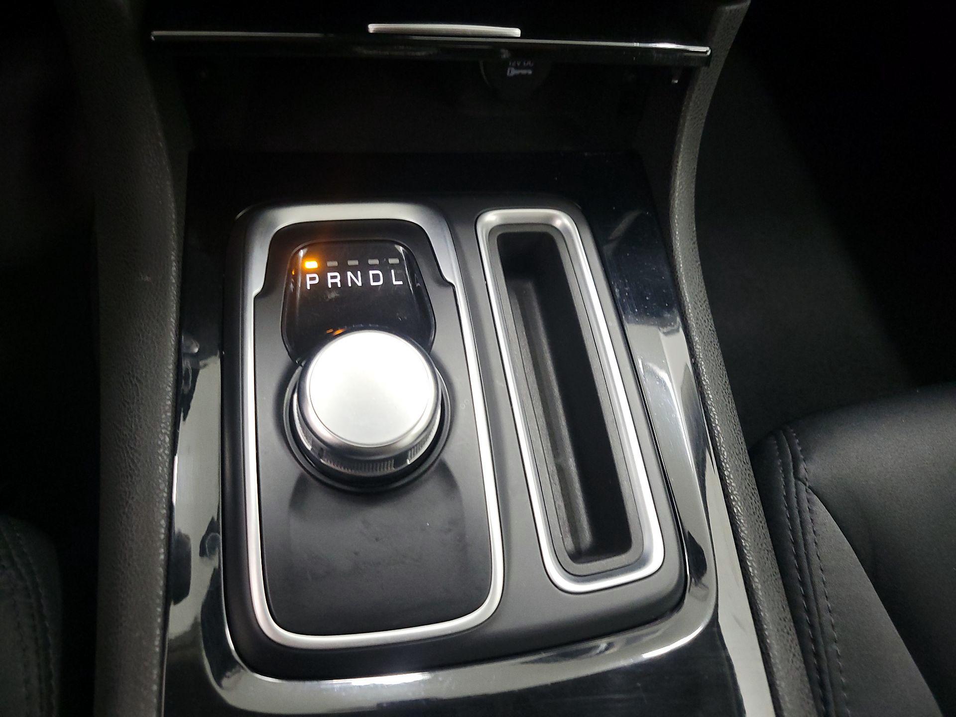 Thumbnail: 2023 Chrysler 300 - 17