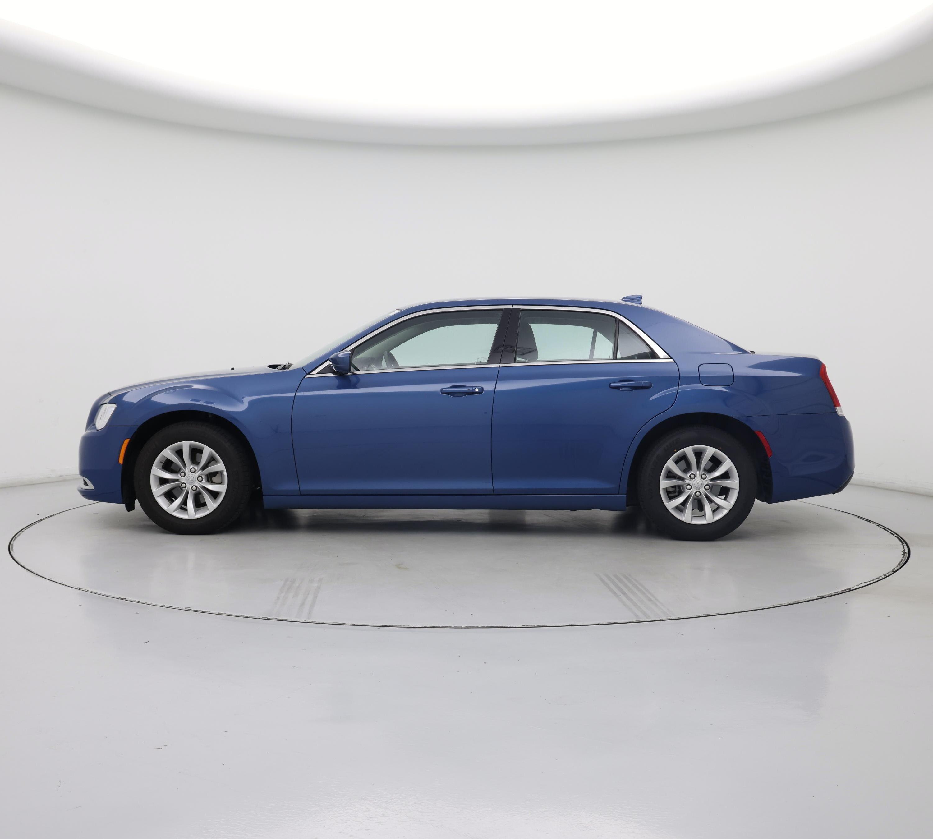 Thumbnail: 2023 Chrysler 300 - 3