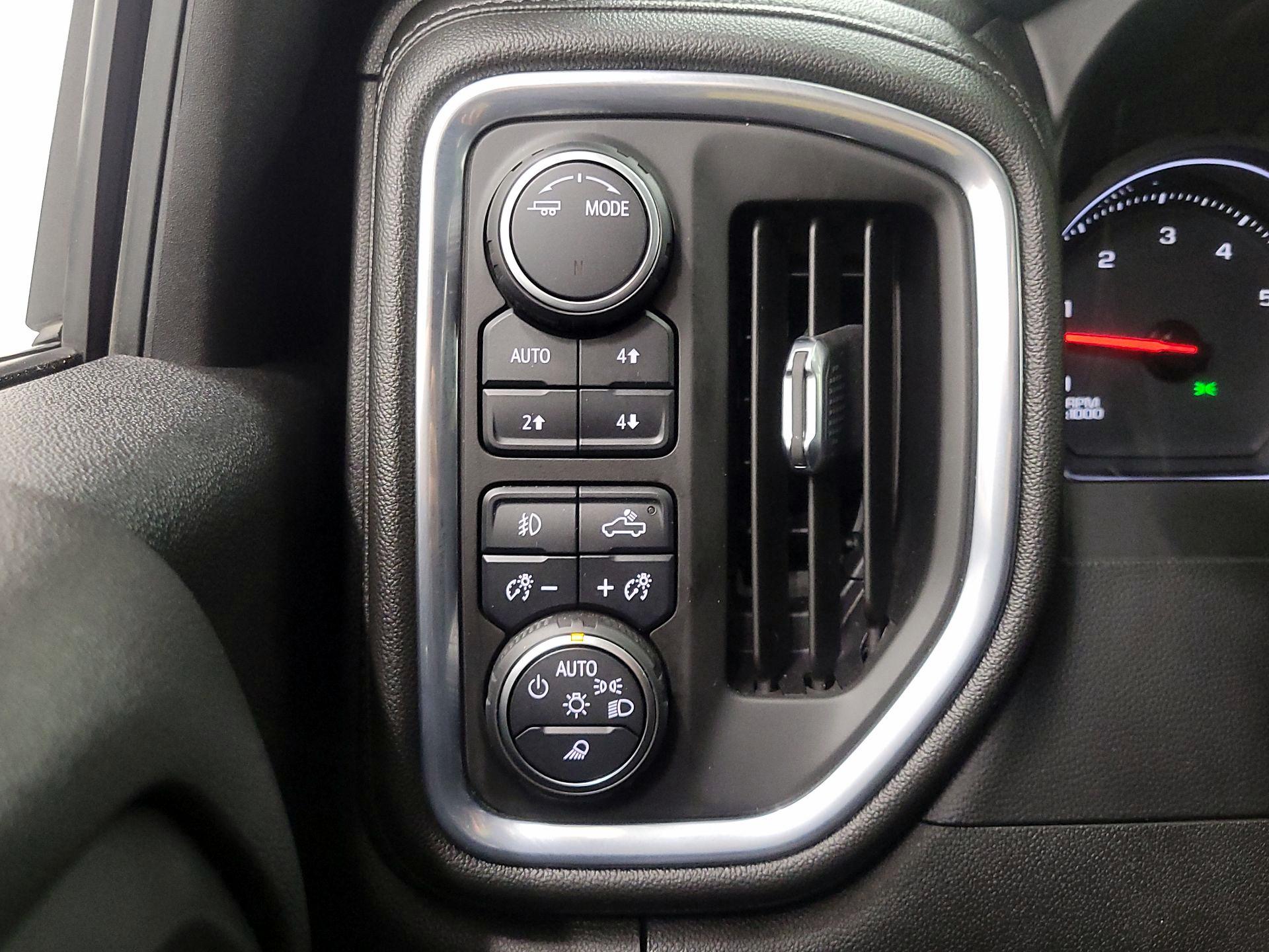 Thumbnail: 2021 Chevrolet Silverado 2500 - 13