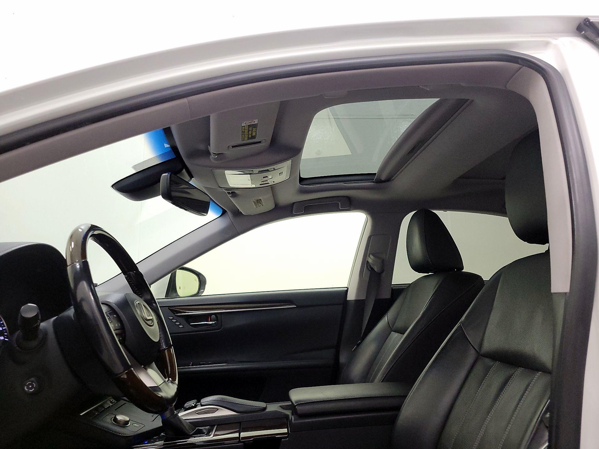 Thumbnail: 2016 Lexus ES - 19