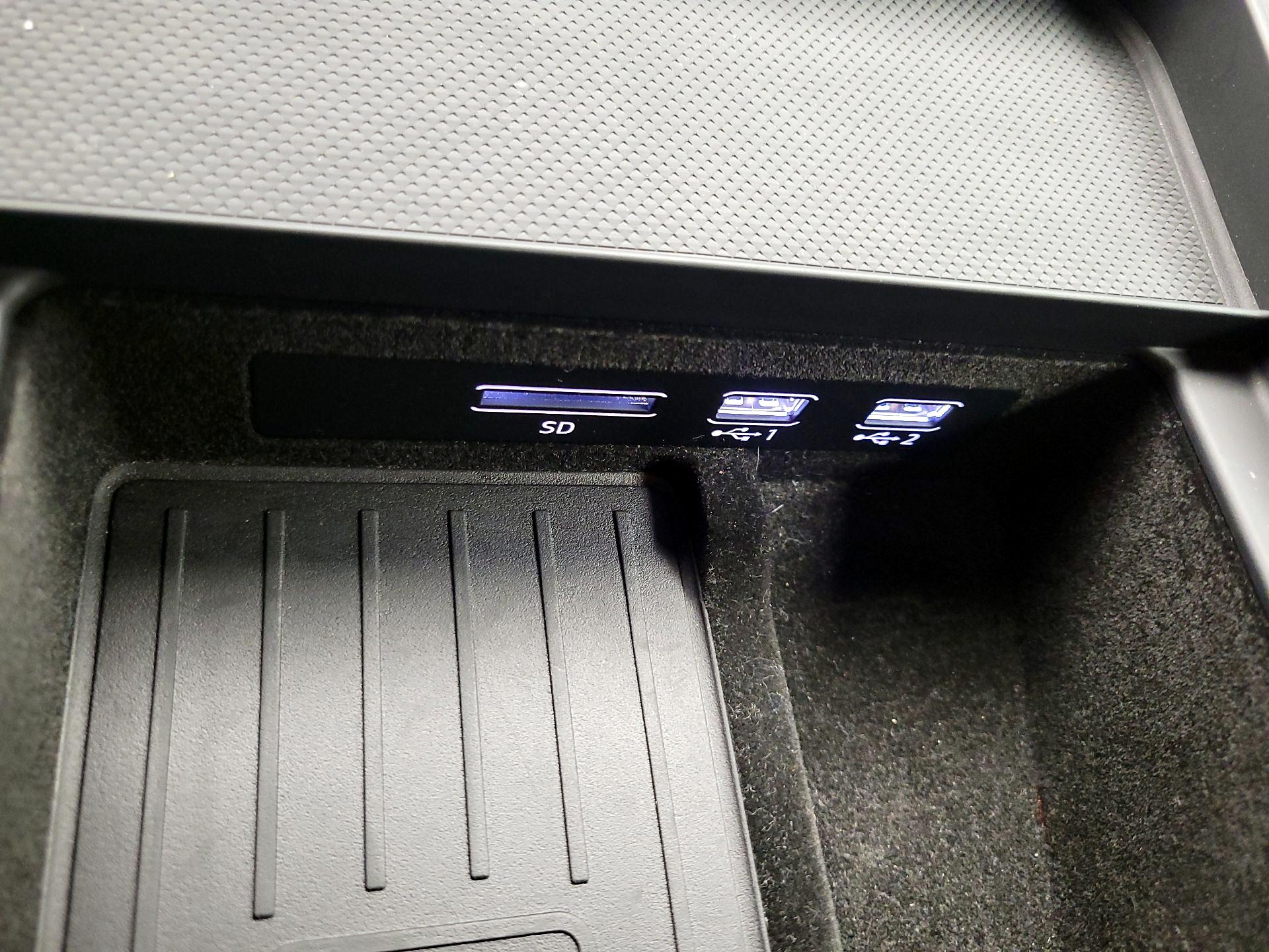 Thumbnail: 2019 Audi Q8 - 17