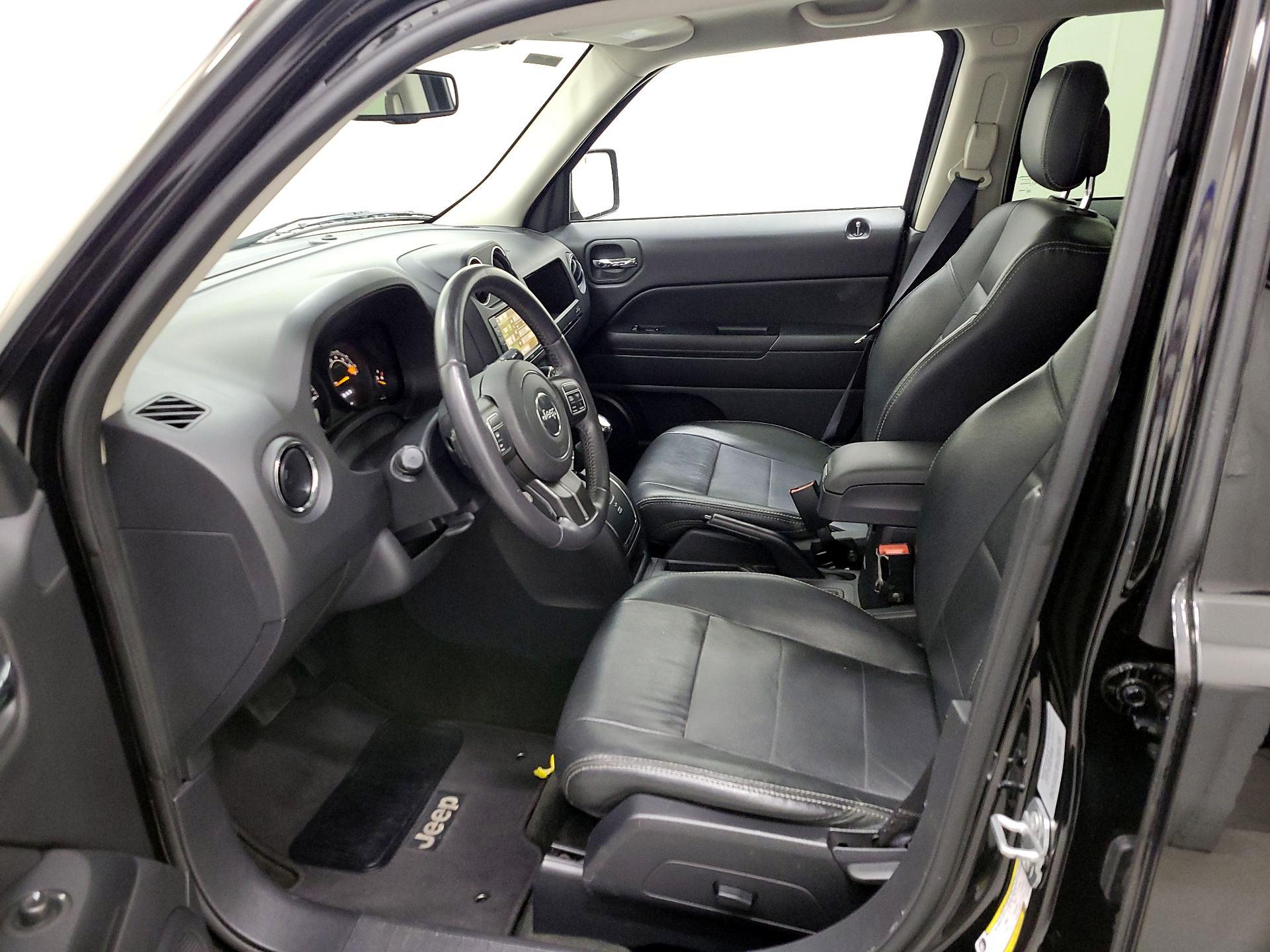 Thumbnail: 2017 Jeep Patriot - 11