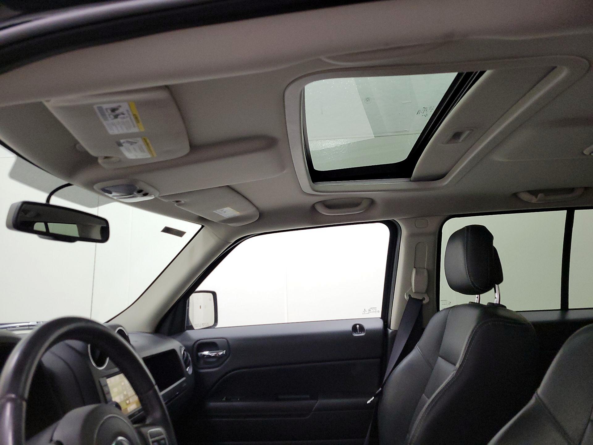 Thumbnail: 2017 Jeep Patriot - 17