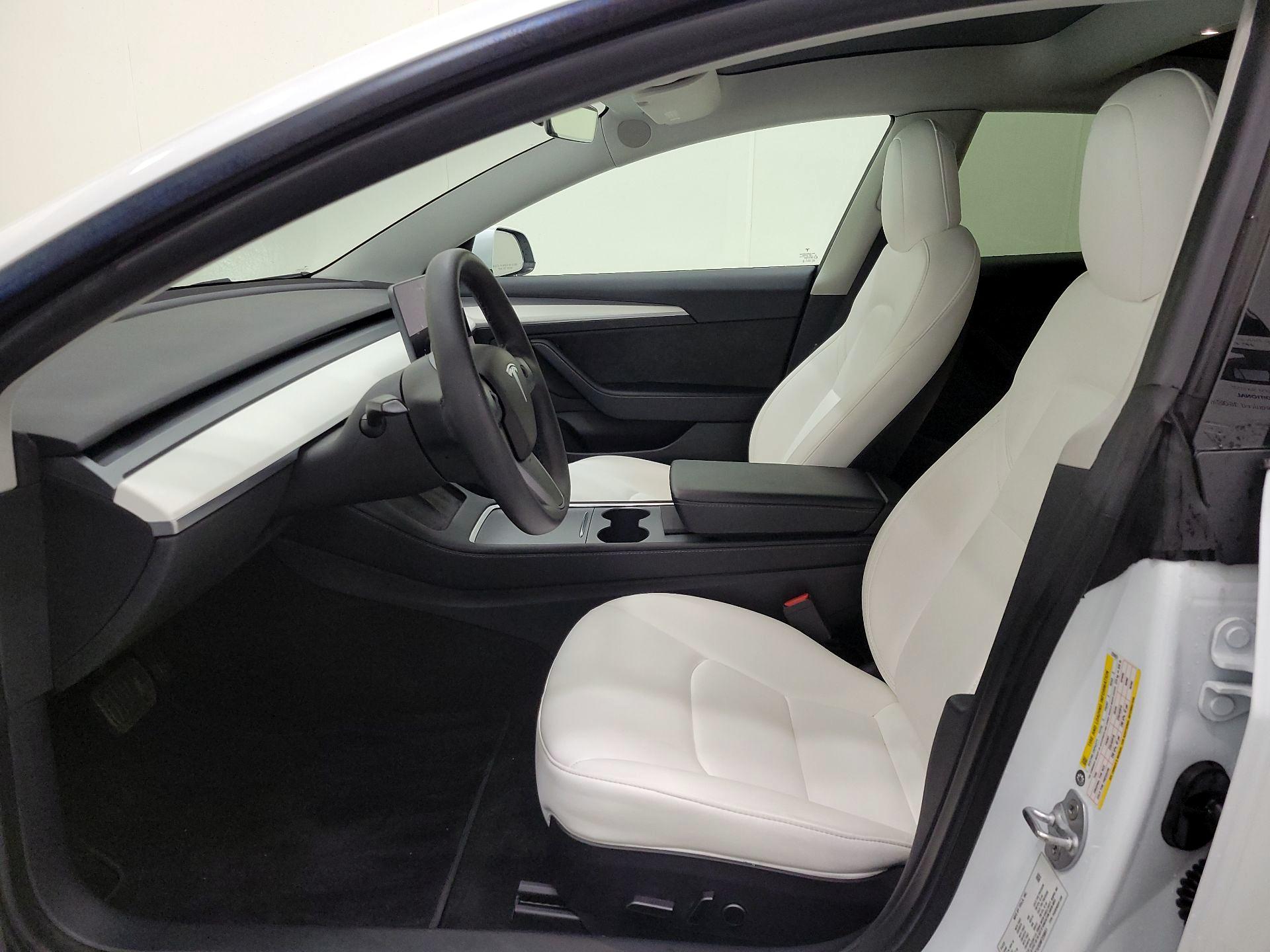 Thumbnail: 2022 Tesla Model 3 - 11