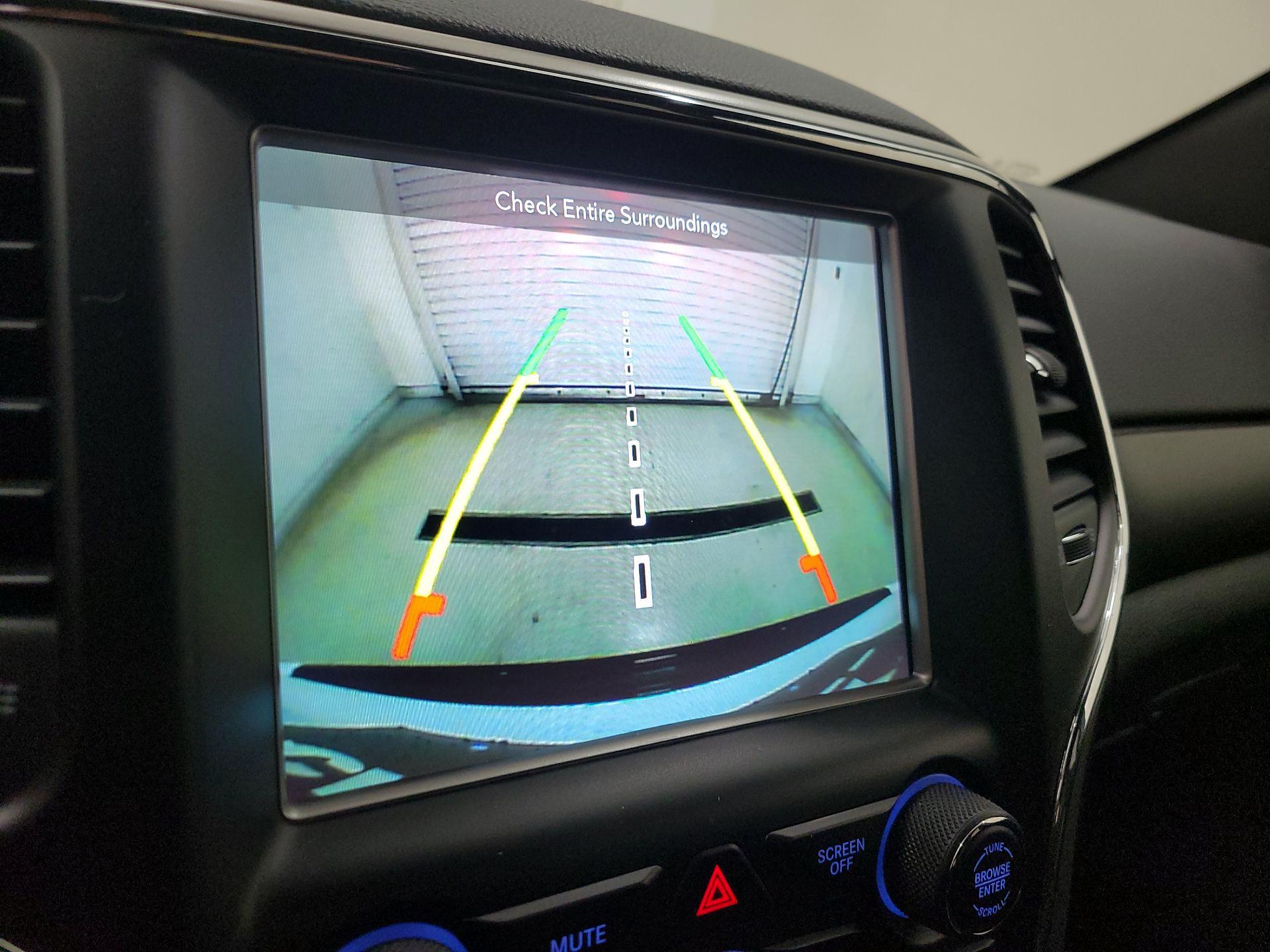 Thumbnail: 2018 Jeep Grand Cherokee - 15