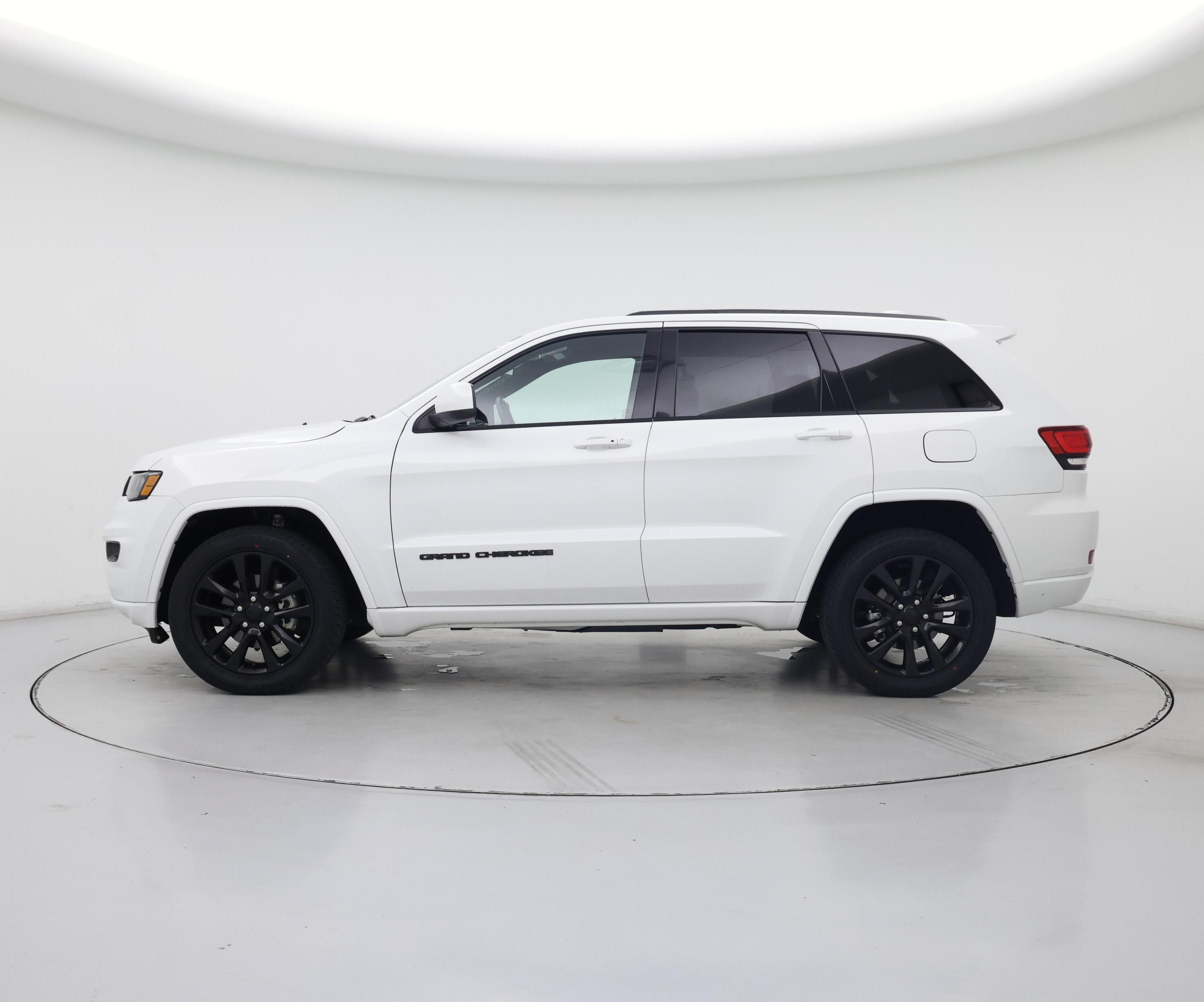 Thumbnail: 2018 Jeep Grand Cherokee - 3