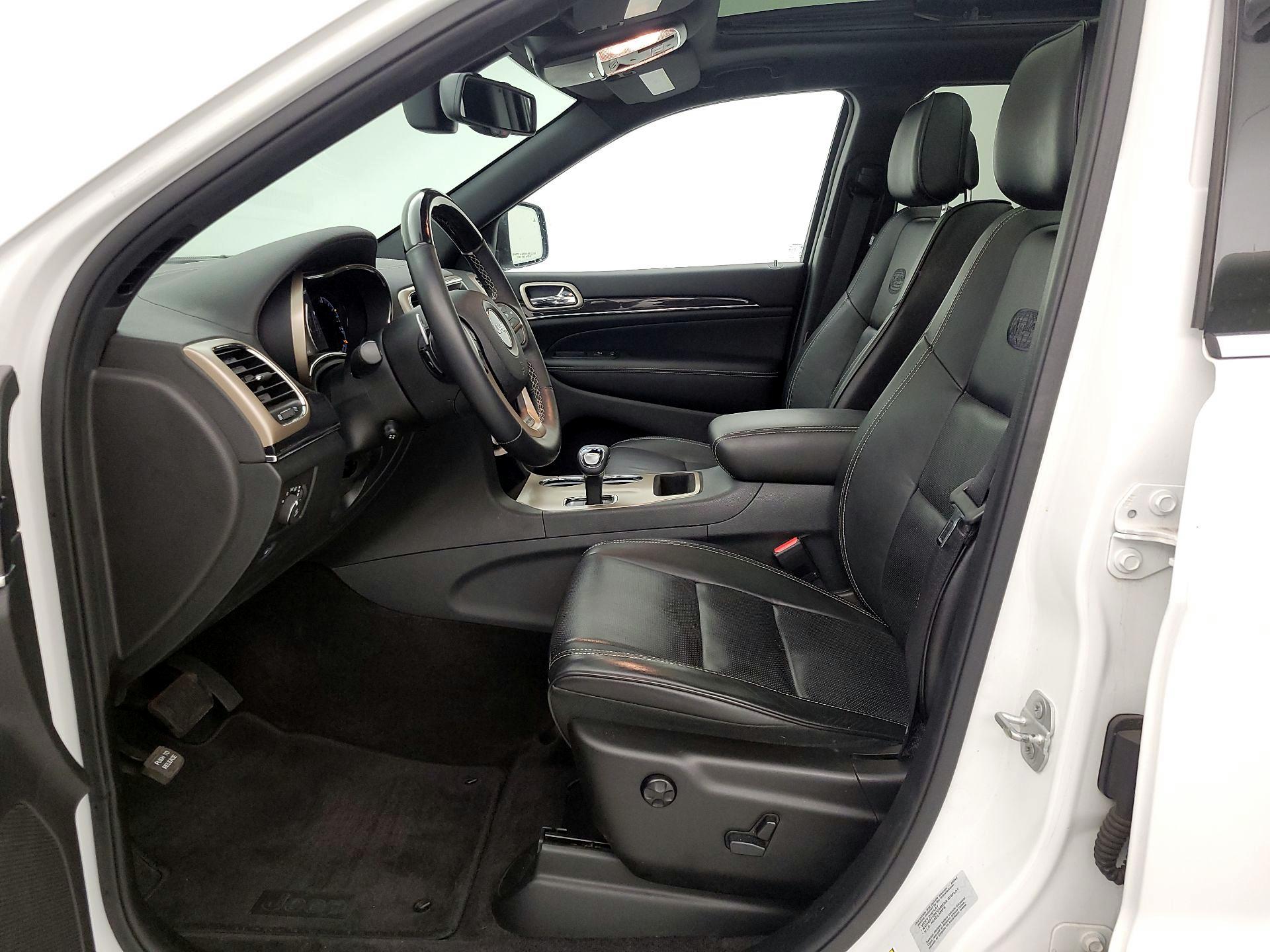 Thumbnail: 2015 Jeep Grand Cherokee - 11