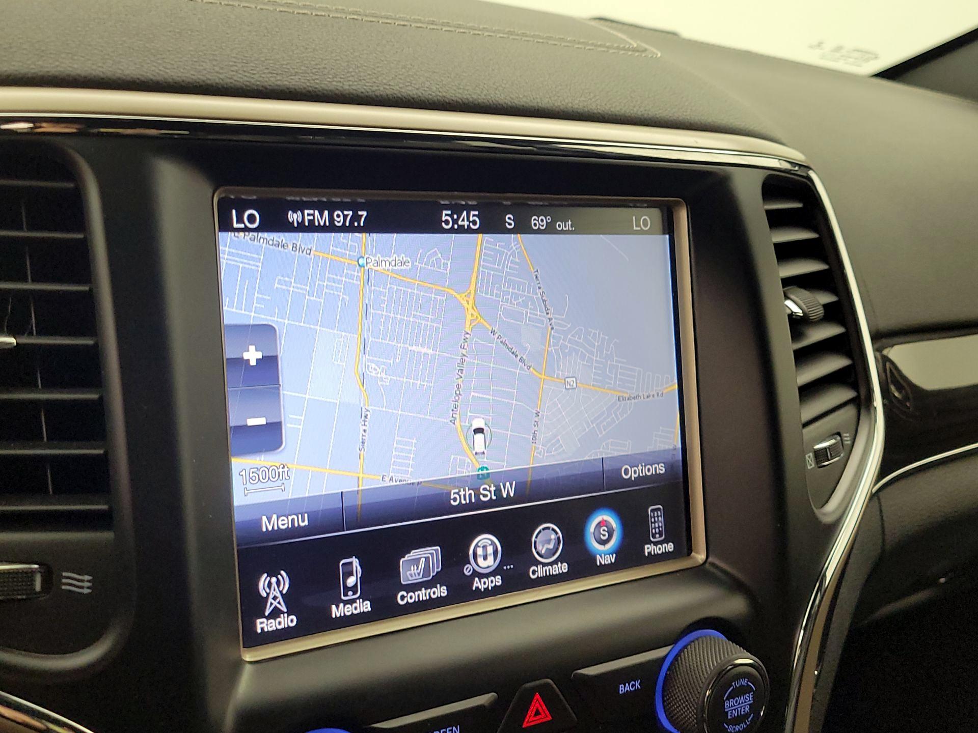 Thumbnail: 2015 Jeep Grand Cherokee - 14