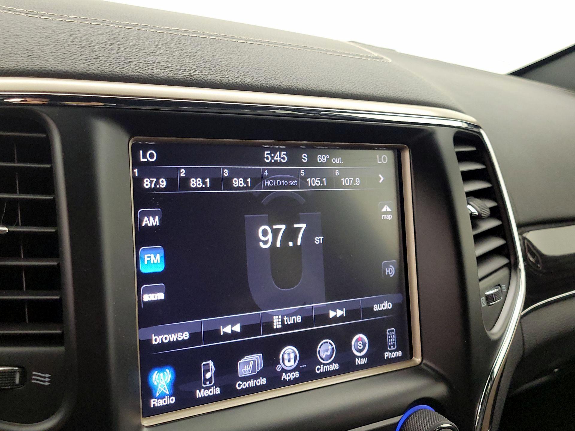 Thumbnail: 2015 Jeep Grand Cherokee - 16