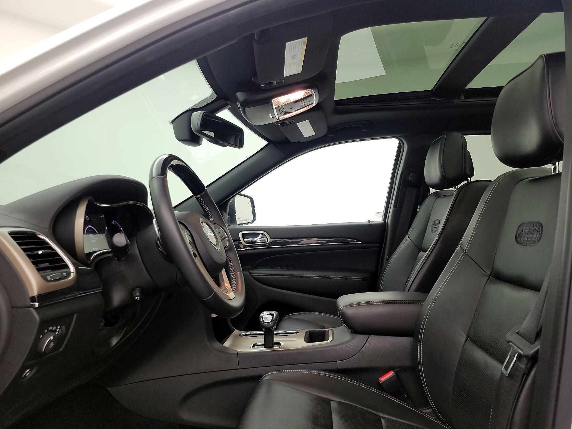 Thumbnail: 2015 Jeep Grand Cherokee - 20