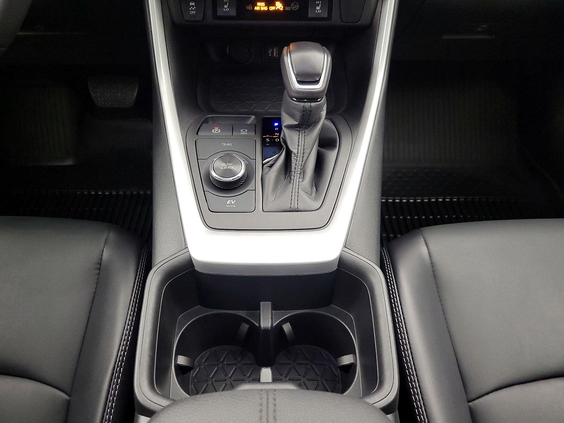 Thumbnail: 2024 Toyota RAV4 - 18