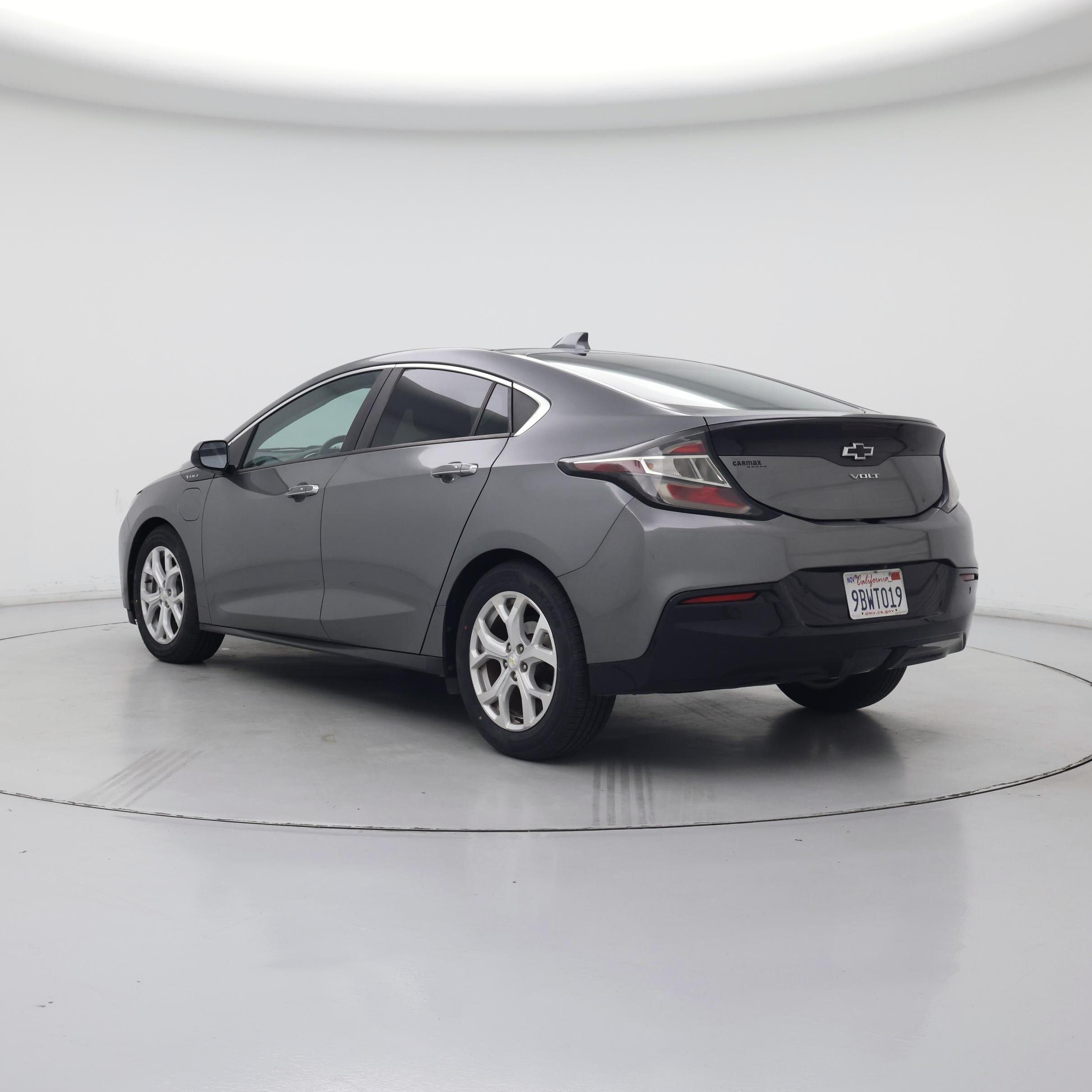 Thumbnail: 2017 Chevrolet Volt - 2