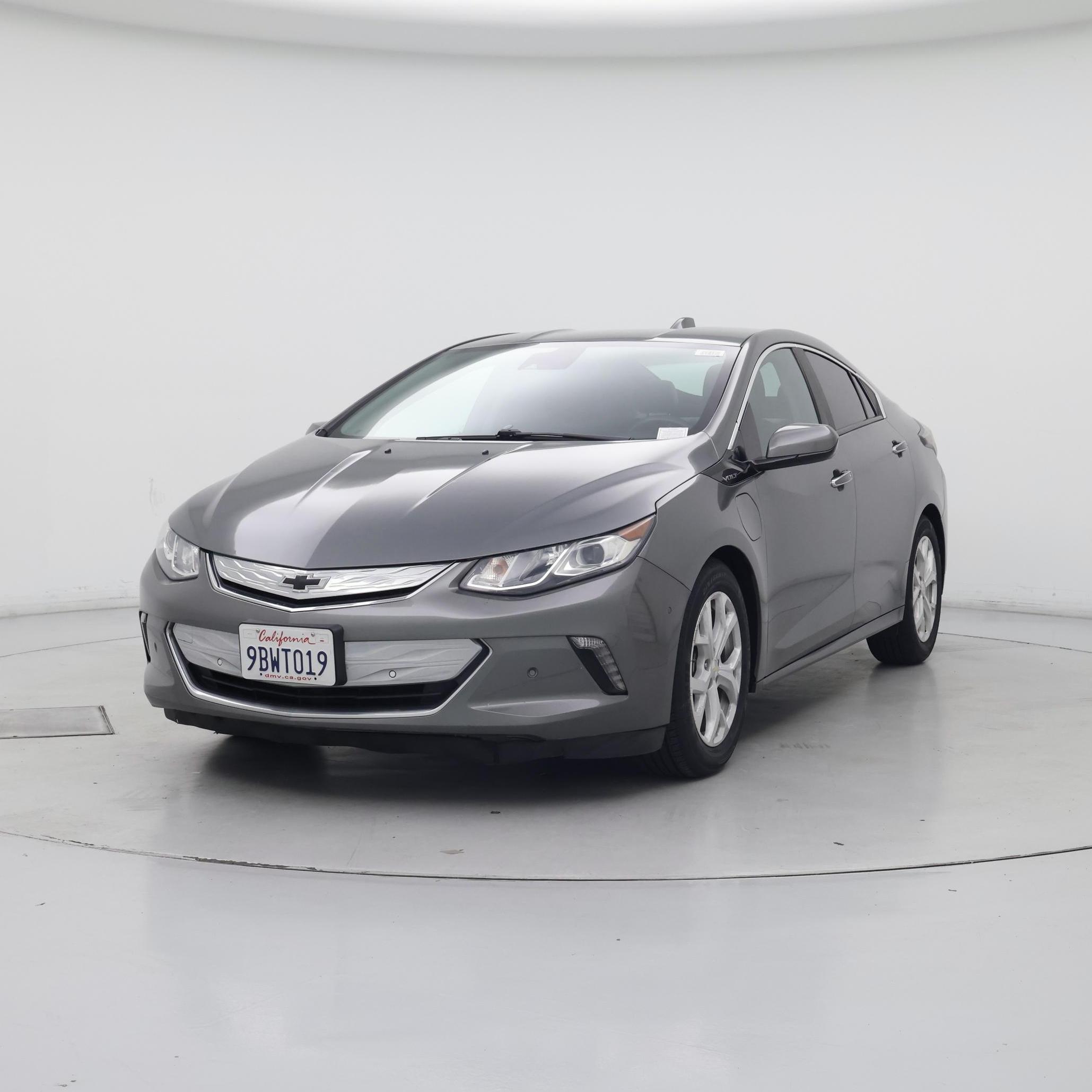 Thumbnail: 2017 Chevrolet Volt - 4