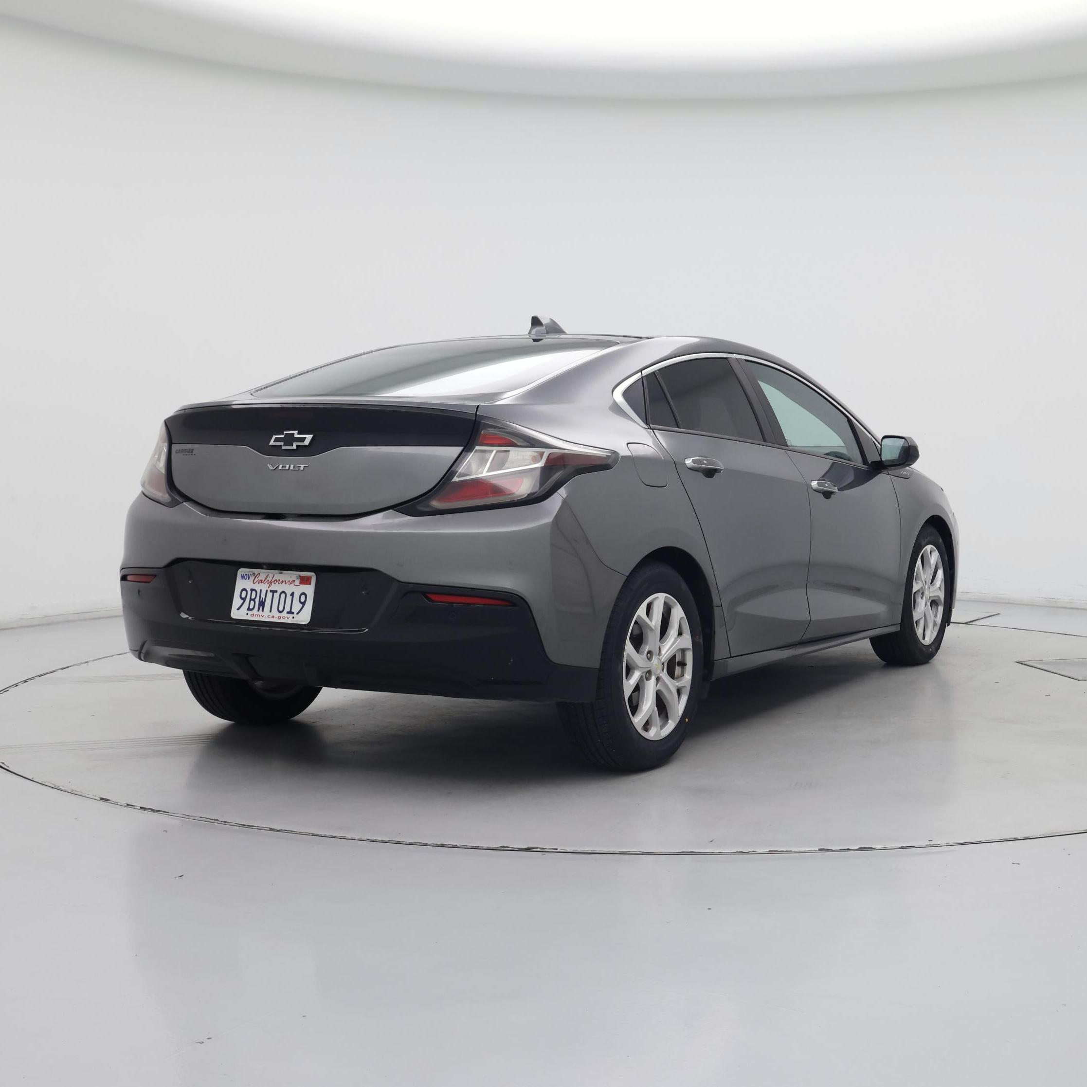 Thumbnail: 2017 Chevrolet Volt - 8