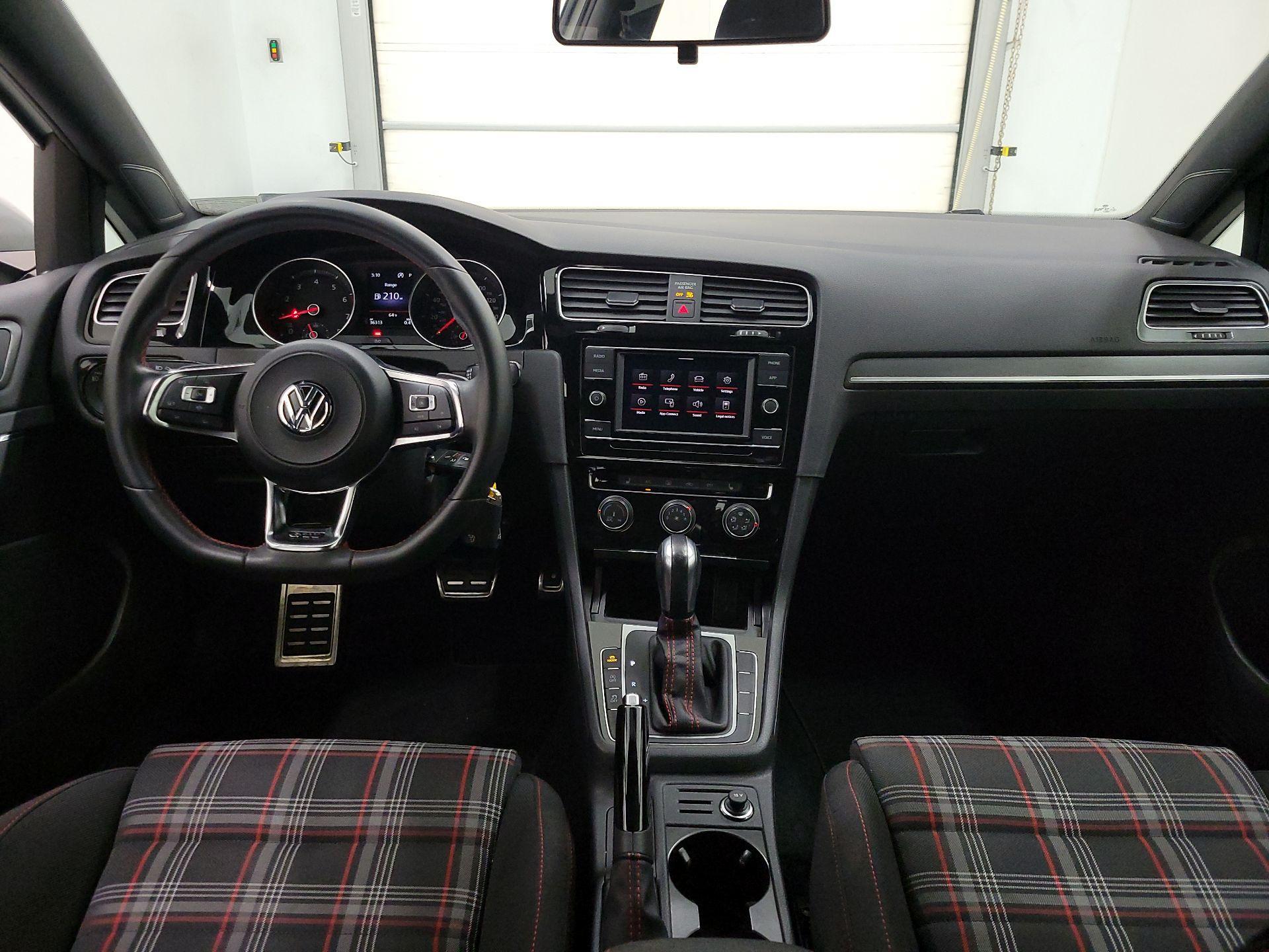 Thumbnail: 2020 Volkswagen Golf - 9