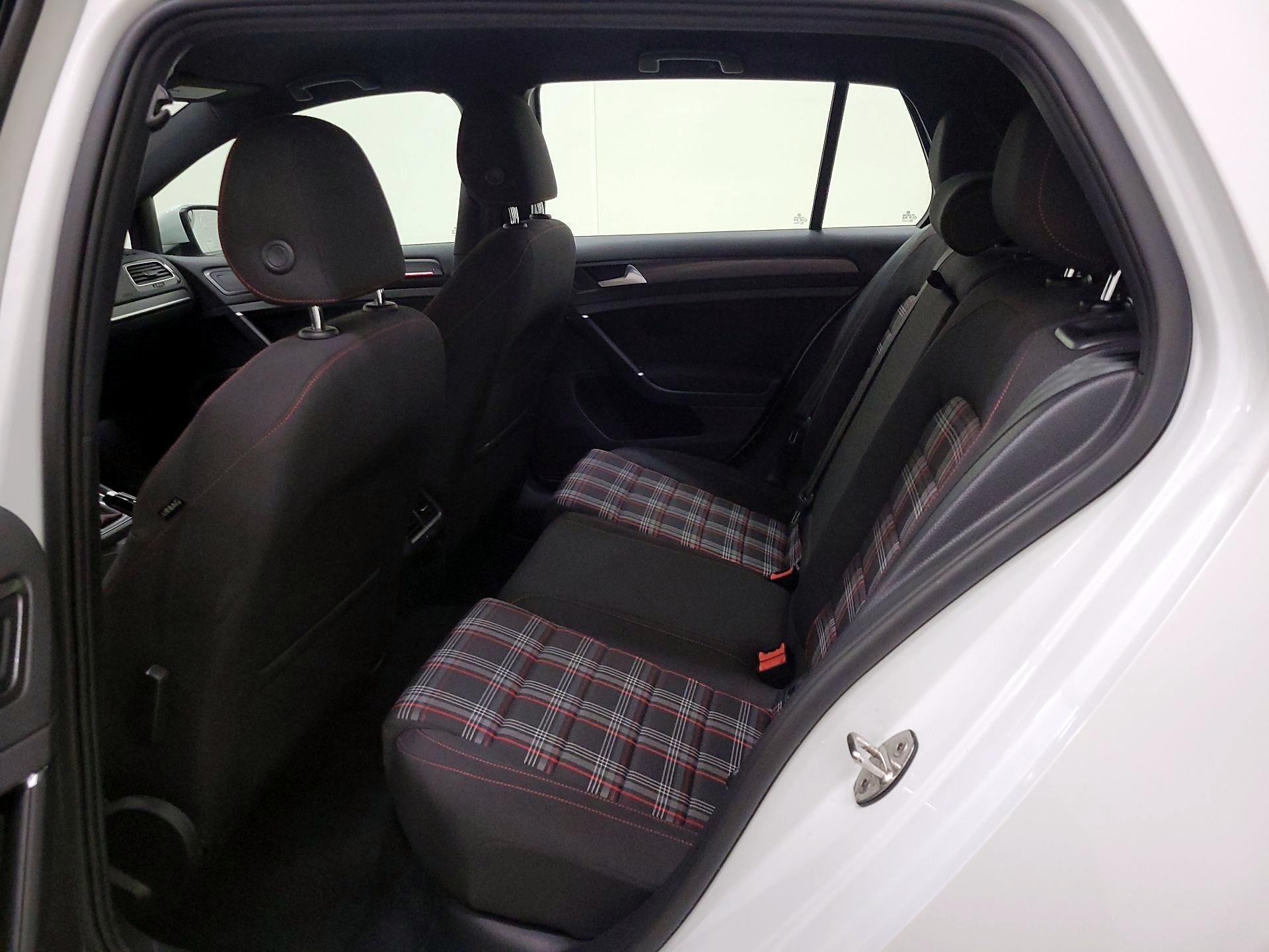 Thumbnail: 2020 Volkswagen Golf - 19