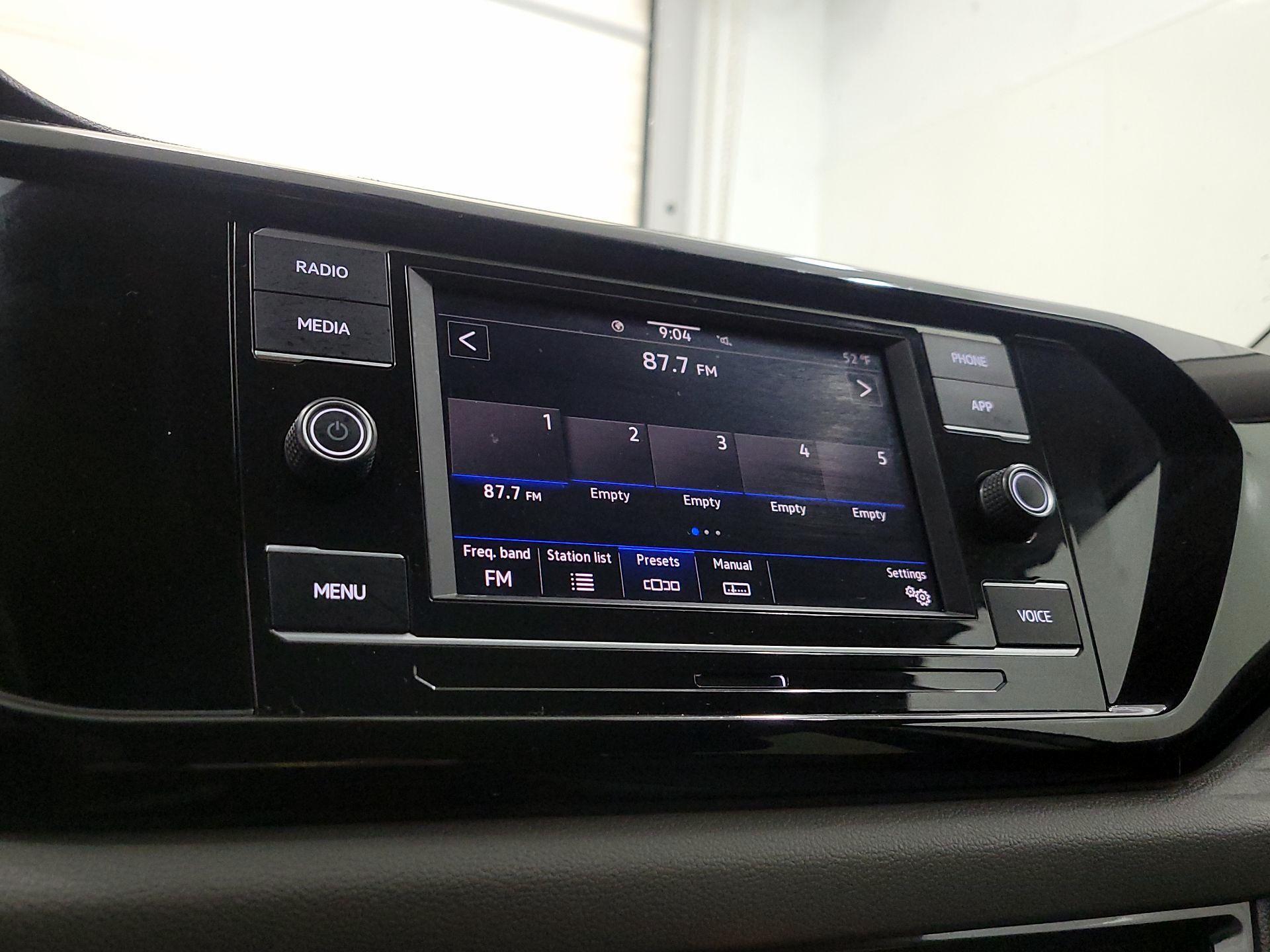 Thumbnail: 2022 Volkswagen Taos - 15