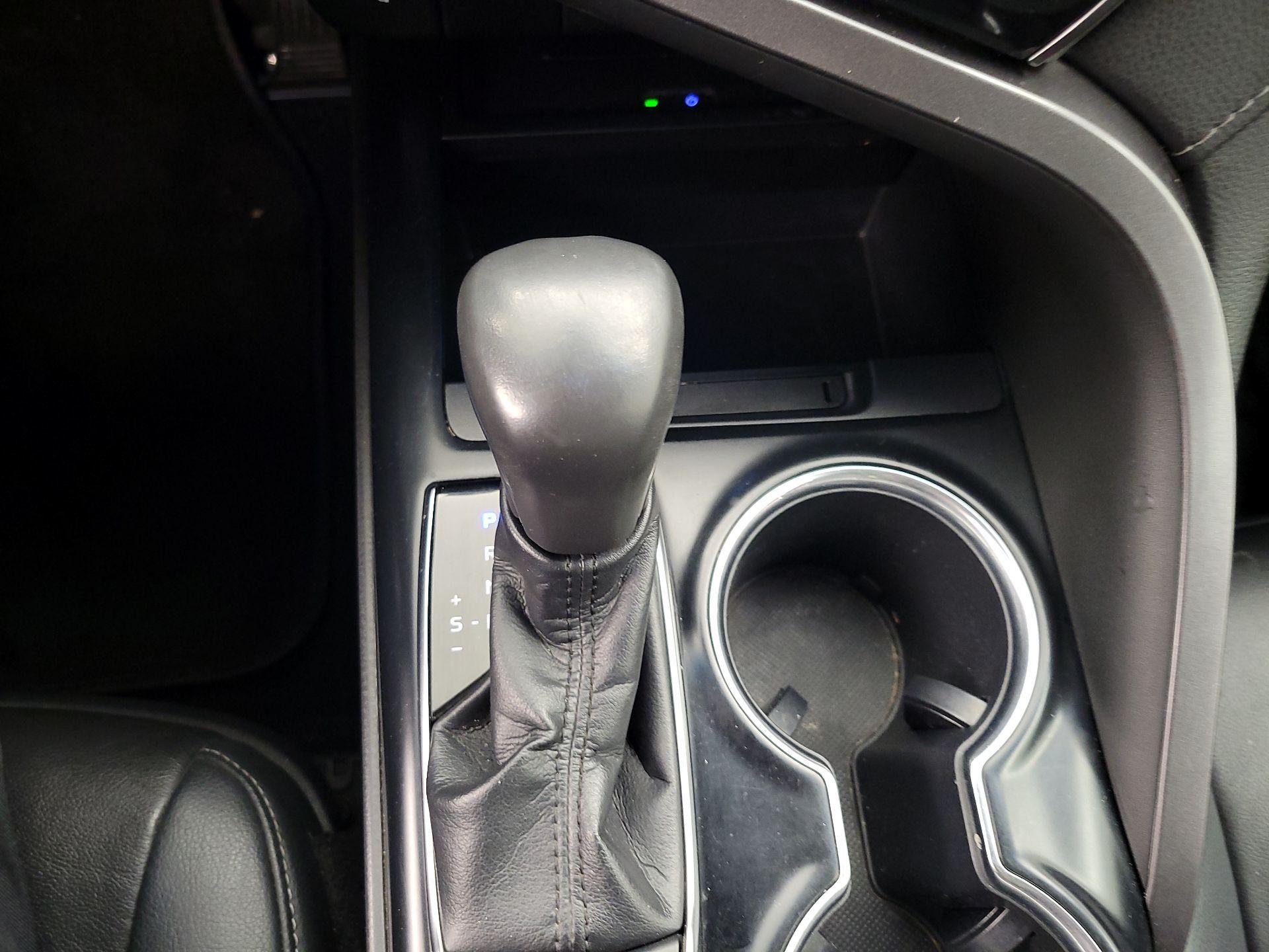 Thumbnail: 2019 Toyota Camry - 17