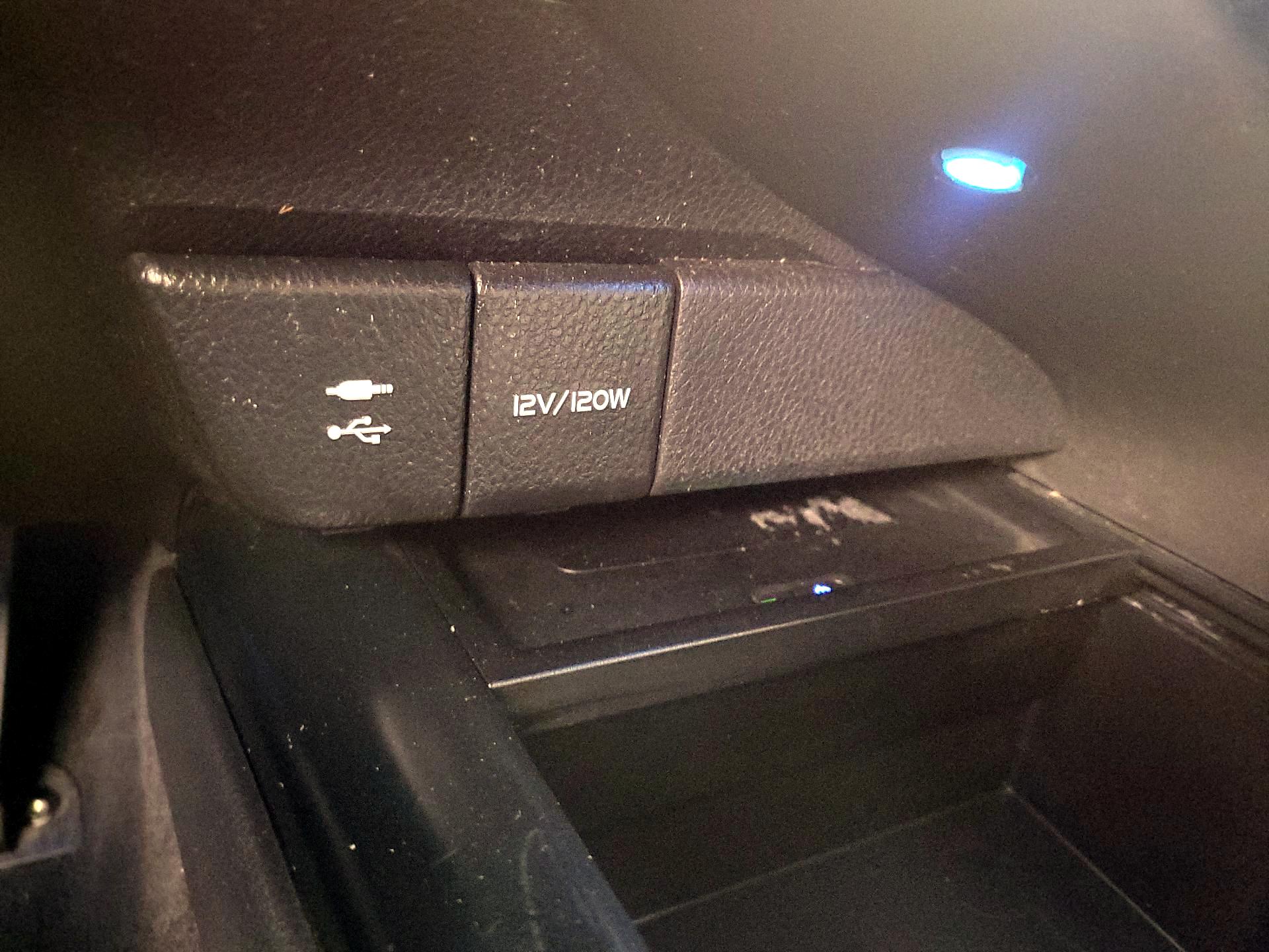 Thumbnail: 2019 Toyota Camry - 18