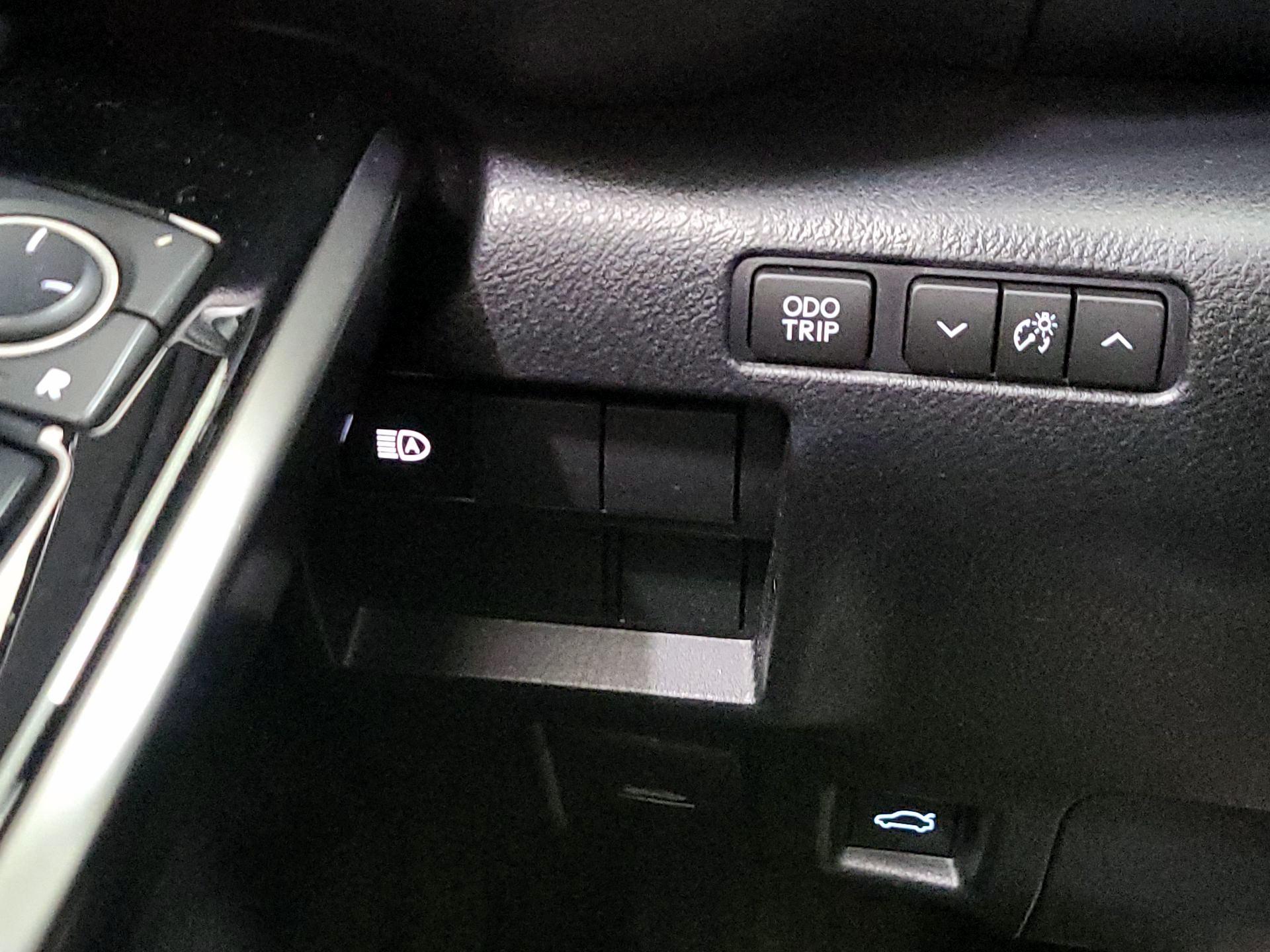 Thumbnail: 2023 Lexus IS - 13