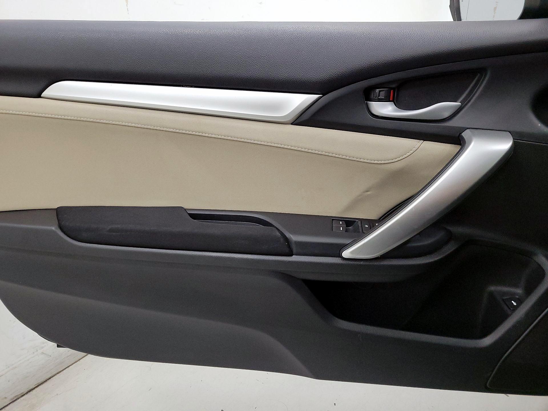 Thumbnail: 2016 Honda Civic - 12