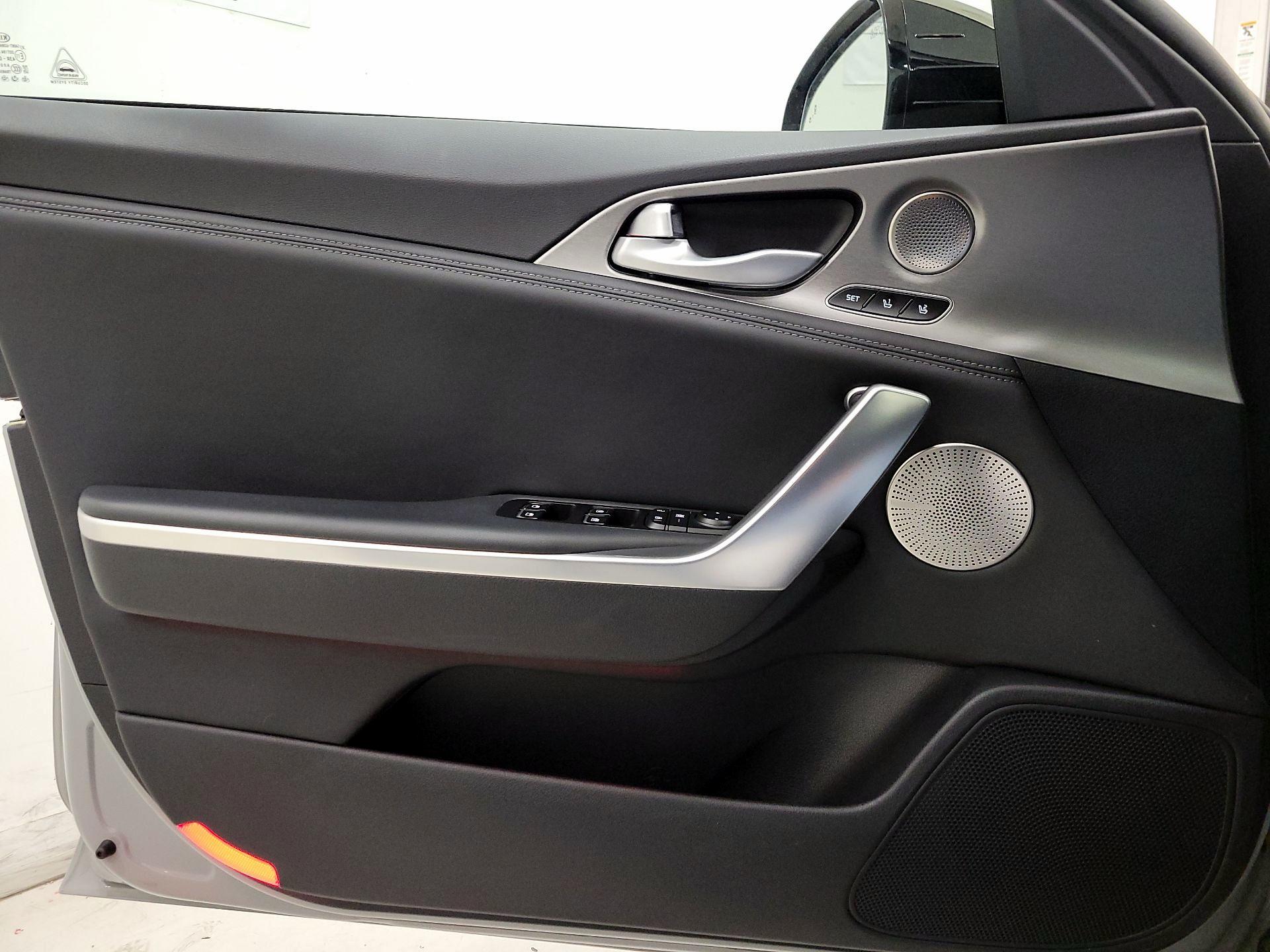 Thumbnail: 2020 Kia Stinger - 12