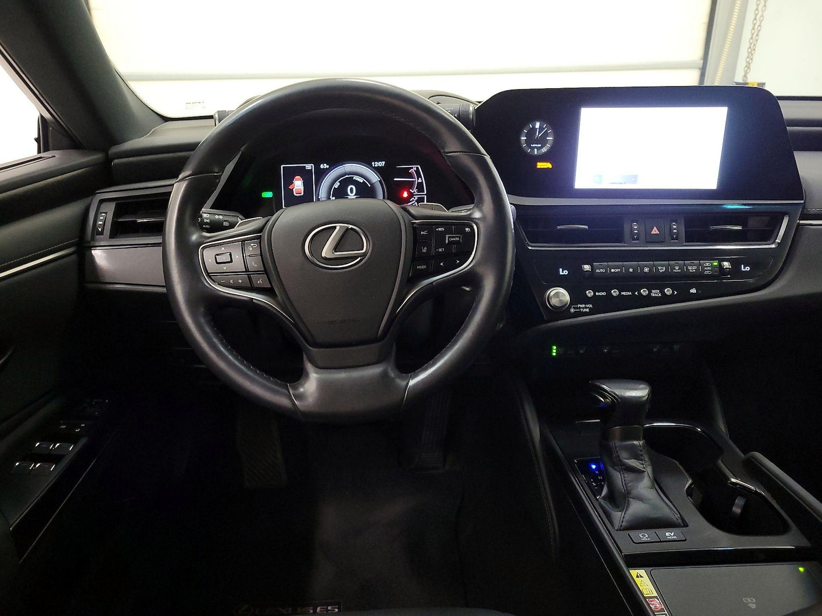 2023 Lexus ES Hybrid 300h - Photo 11