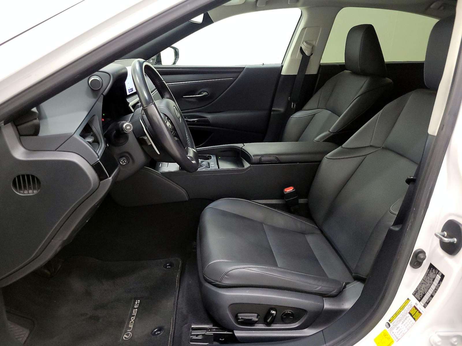 2023 Lexus ES Hybrid 300h - Photo 12