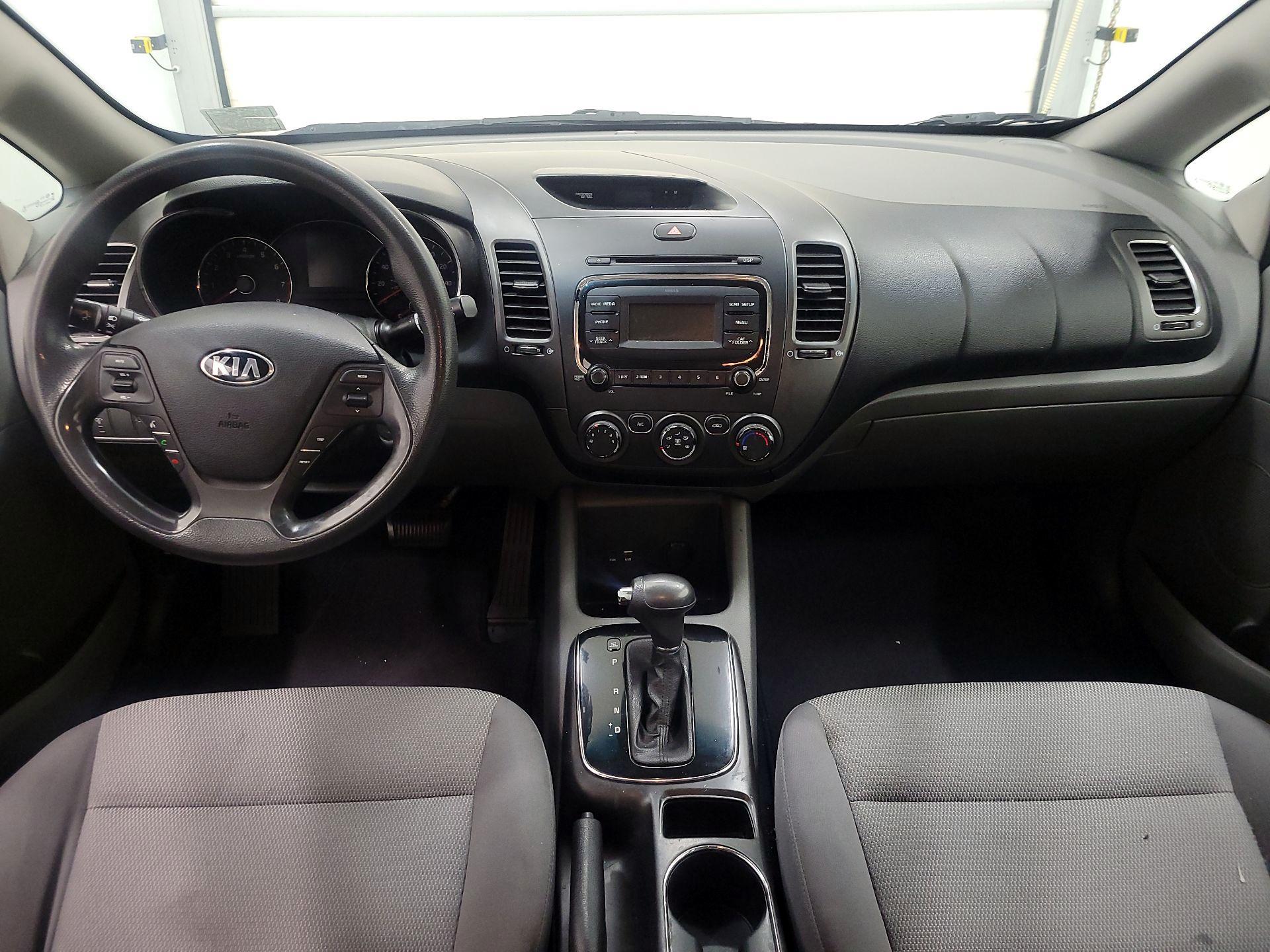 Thumbnail: 2017 Kia Forte - 9