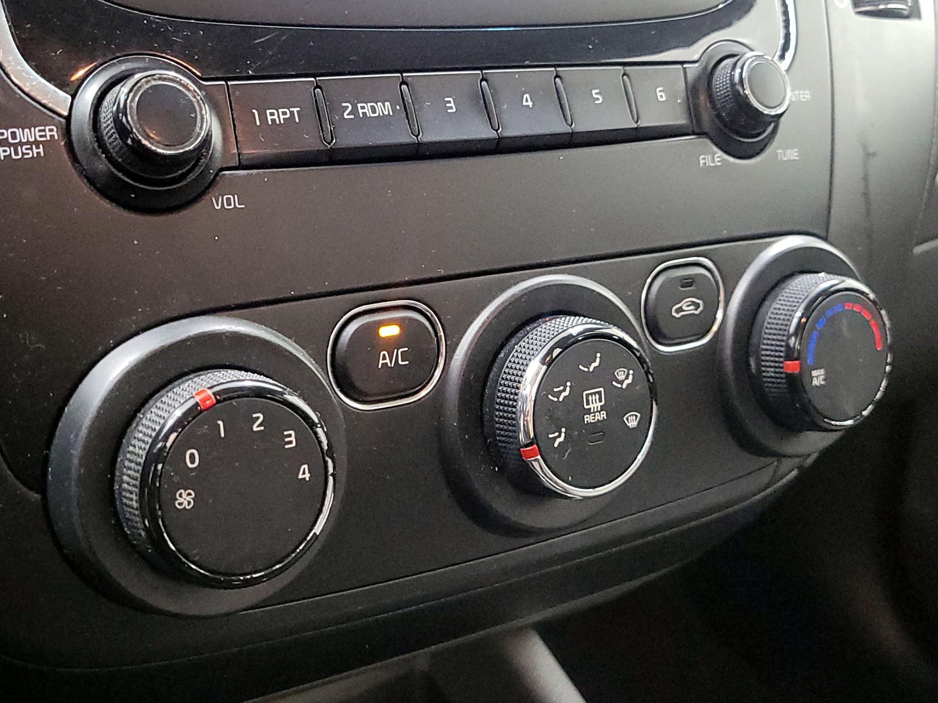 Thumbnail: 2017 Kia Forte - 15