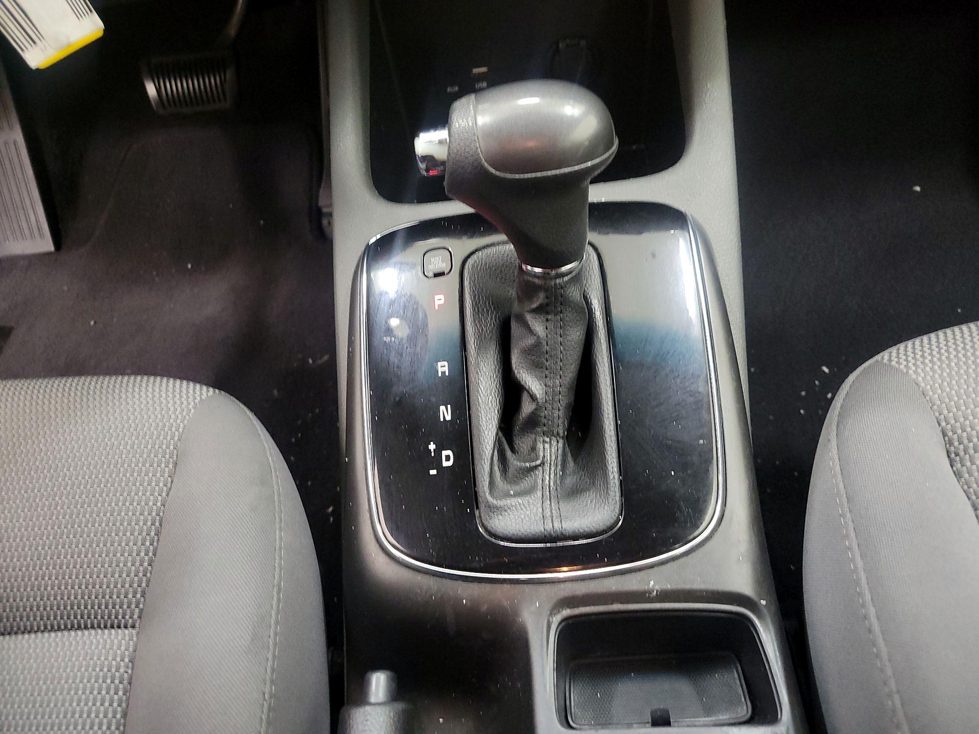 Thumbnail: 2017 Kia Forte - 16