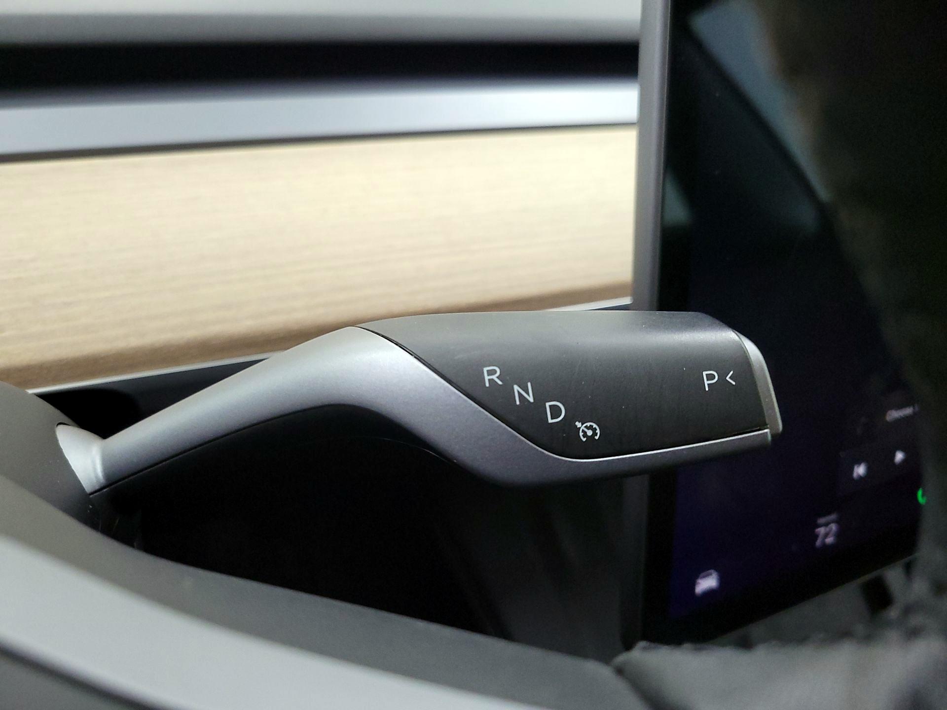 Thumbnail: 2022 Tesla Model 3 - 17