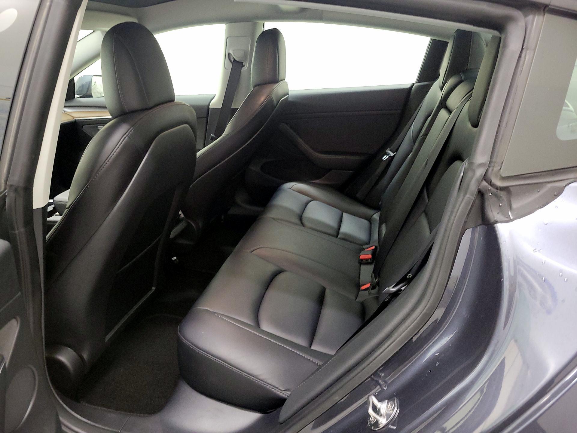 Thumbnail: 2022 Tesla Model 3 - 19