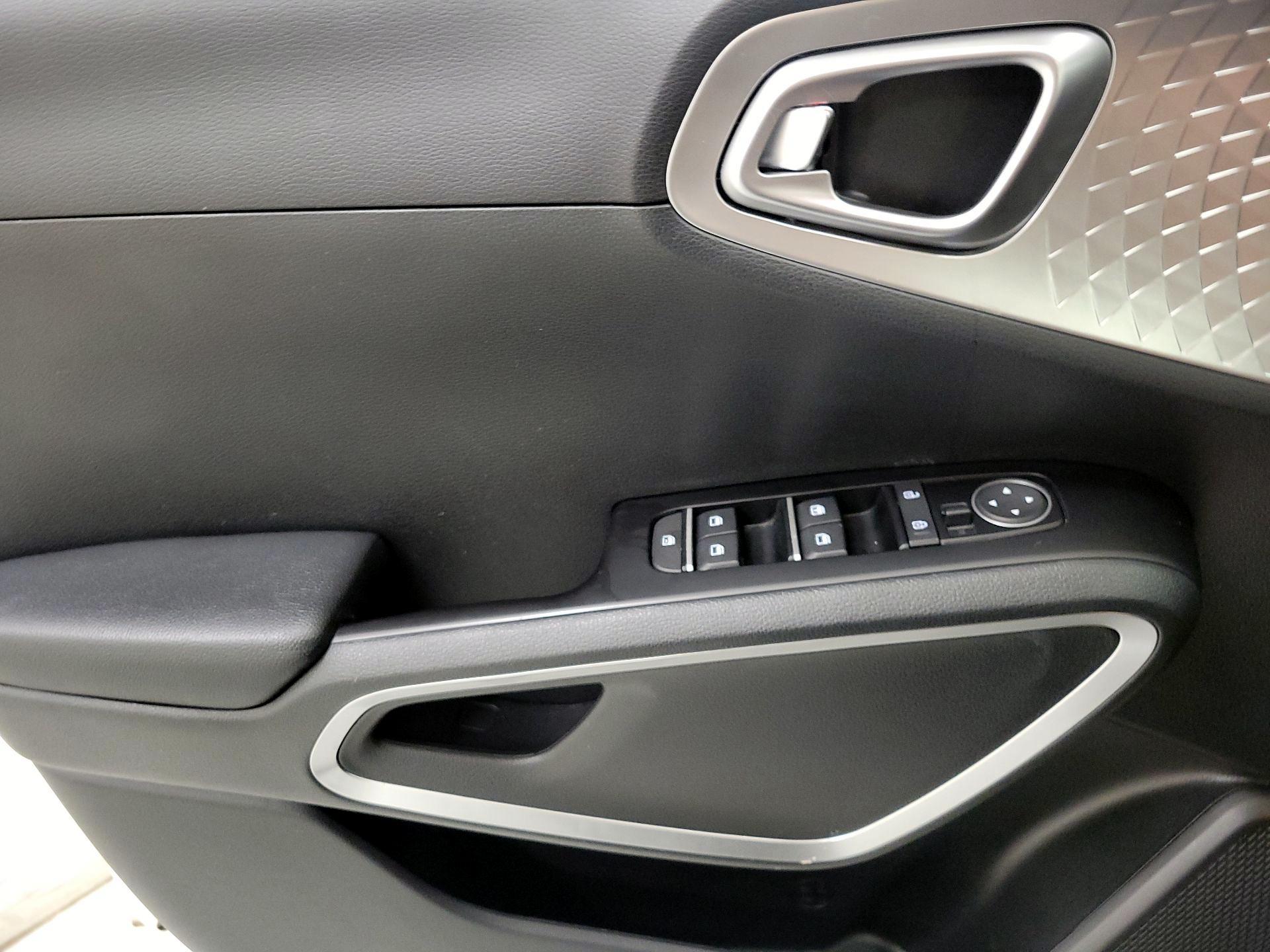 Thumbnail: 2023 Kia Soul - 12