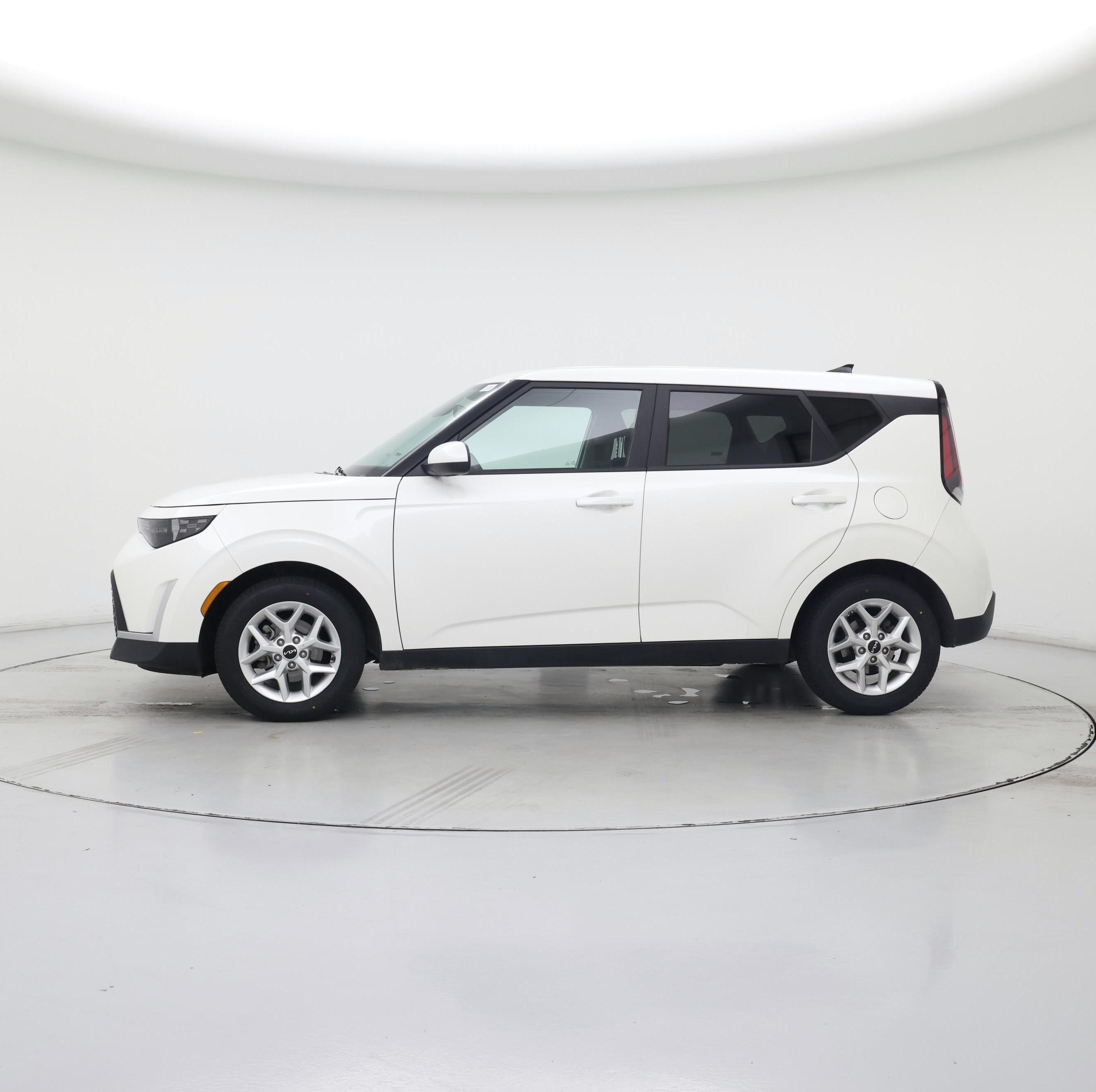 Thumbnail: 2023 Kia Soul - 3