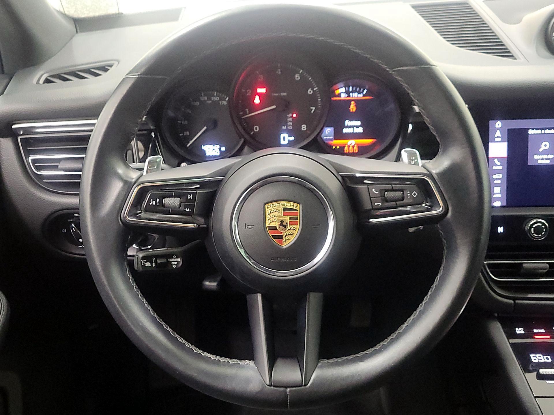 Thumbnail: 2023 Porsche Macan - 10